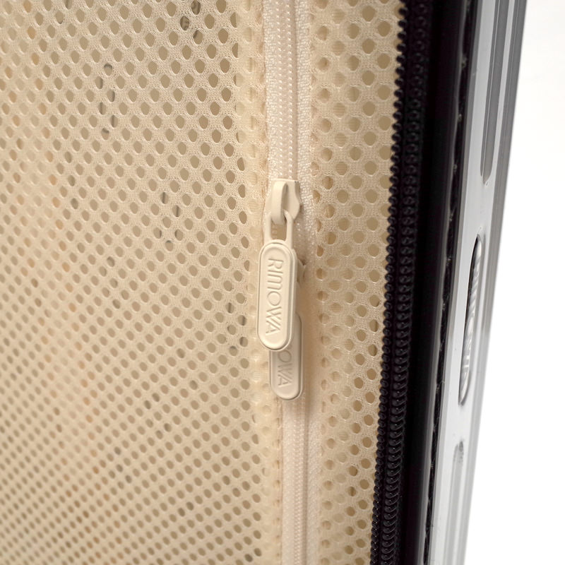 リモワ　サルサエアー限定カラー　在庫商品　820.90.26.3　38リットル　4輪