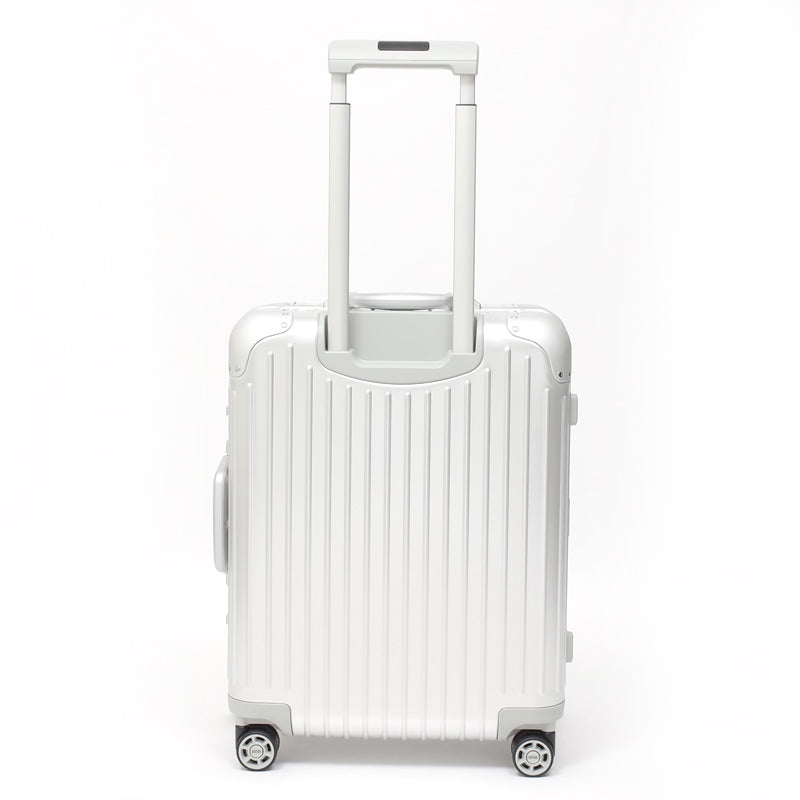 リモワ　トパーズ　923.56.00.4　在庫商品　45リットル　4輪