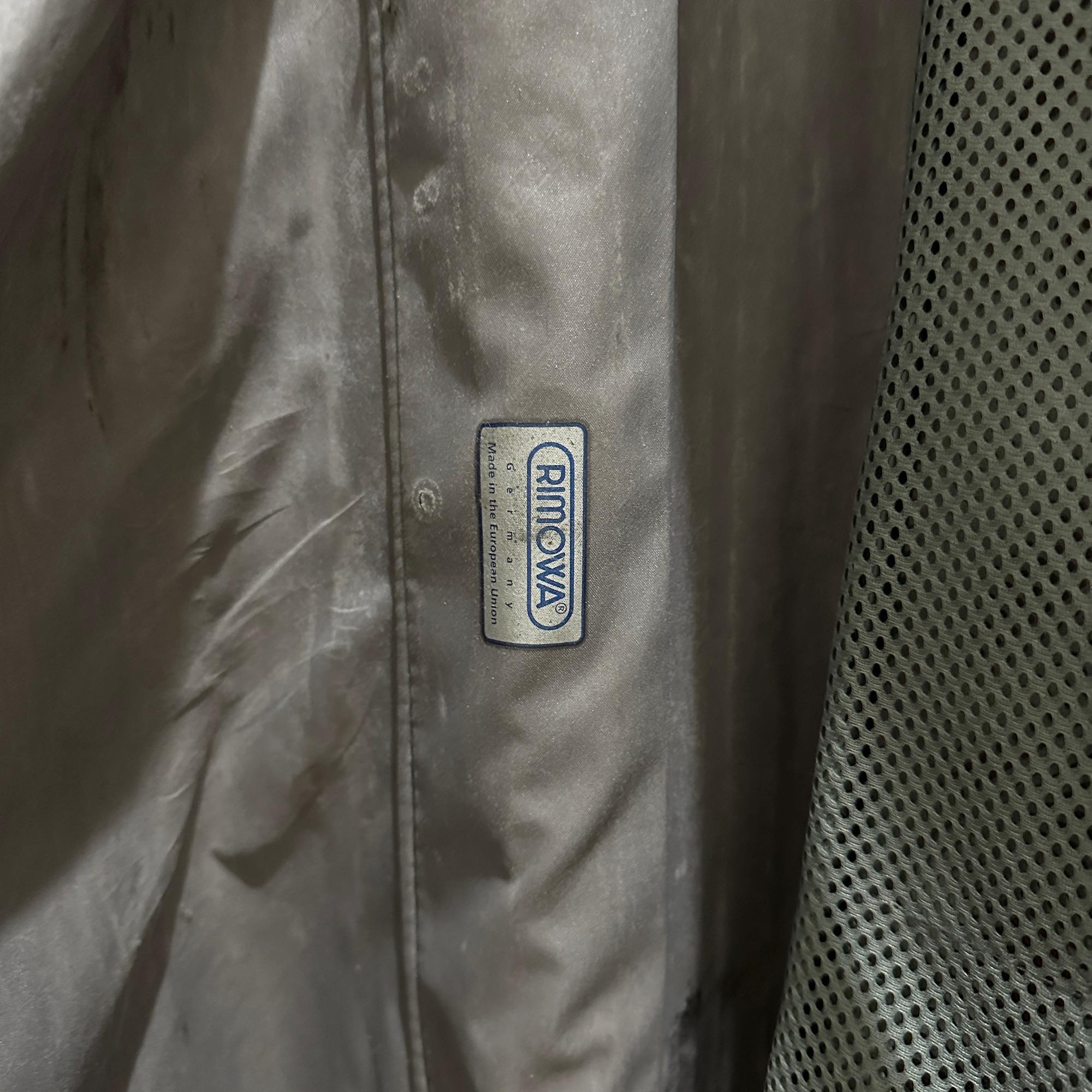 【ジャンク】リモワ　サルサ　875.63　ジャンク商品　61リットル