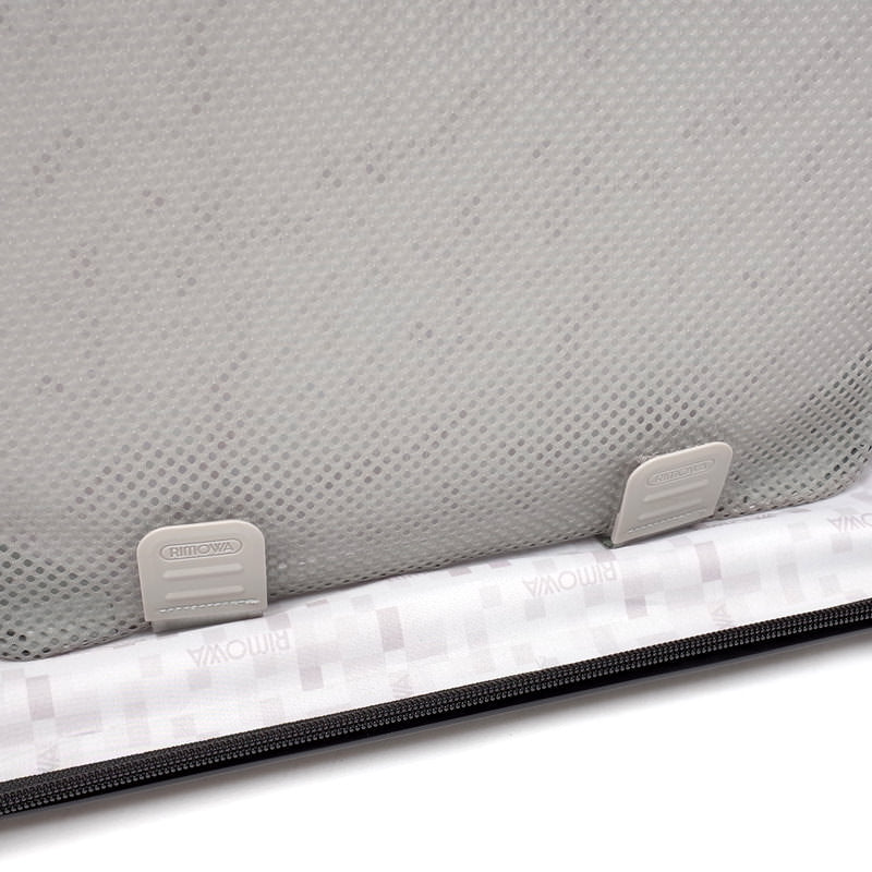リモワ　サルサ　電子タグ　811.77.38.5　アウトレット商品　96リットル　4輪