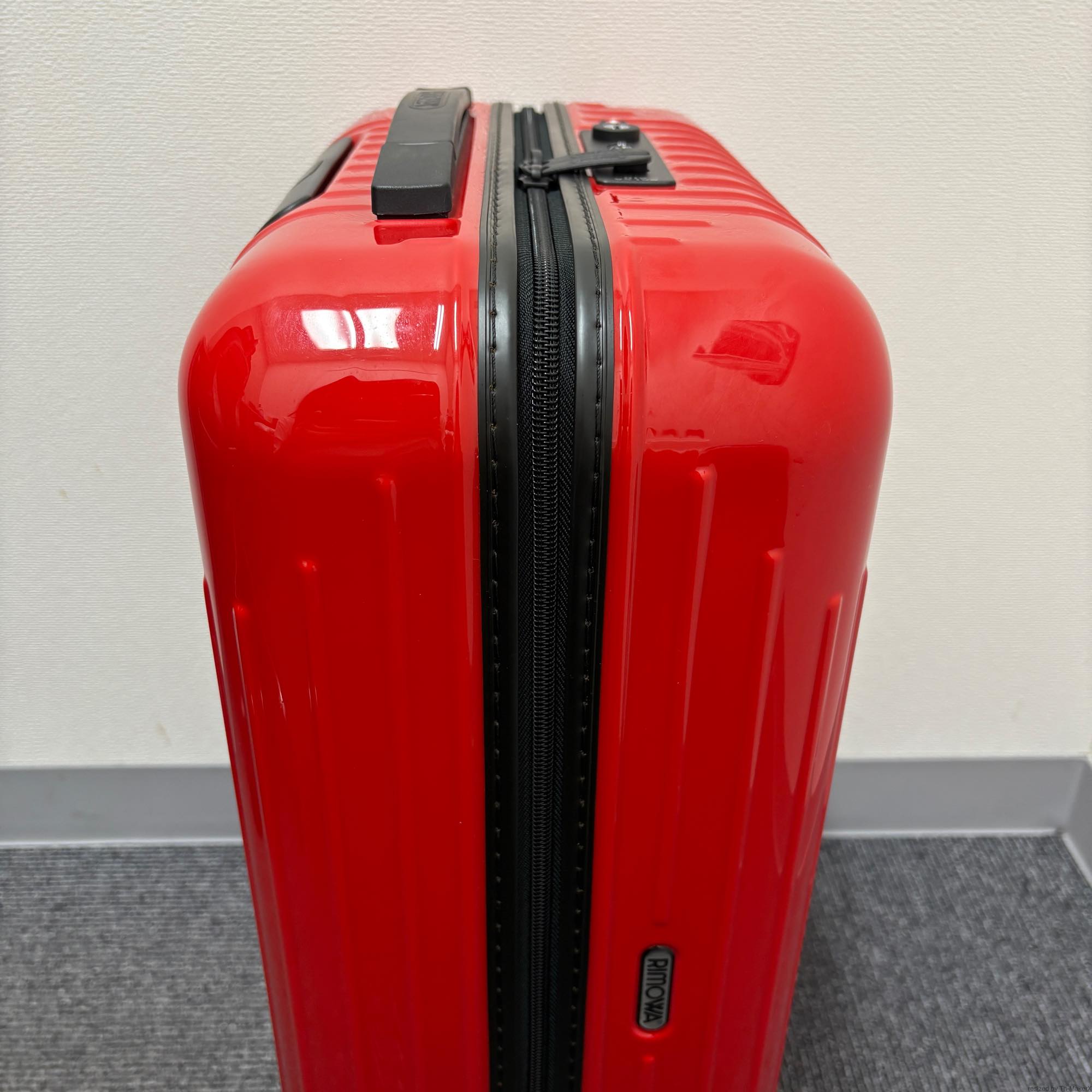 リモワ　サルサ エアー　820.52.46.4　アウトレット品　33リットル　4輪