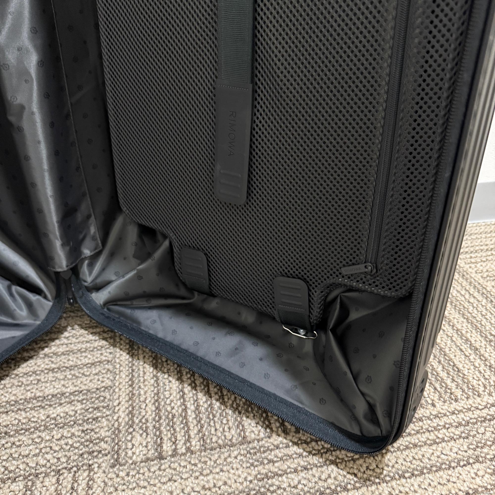 リモワ エッセンシャル 832.80 アウトレット商品 トランク101L マットブルー