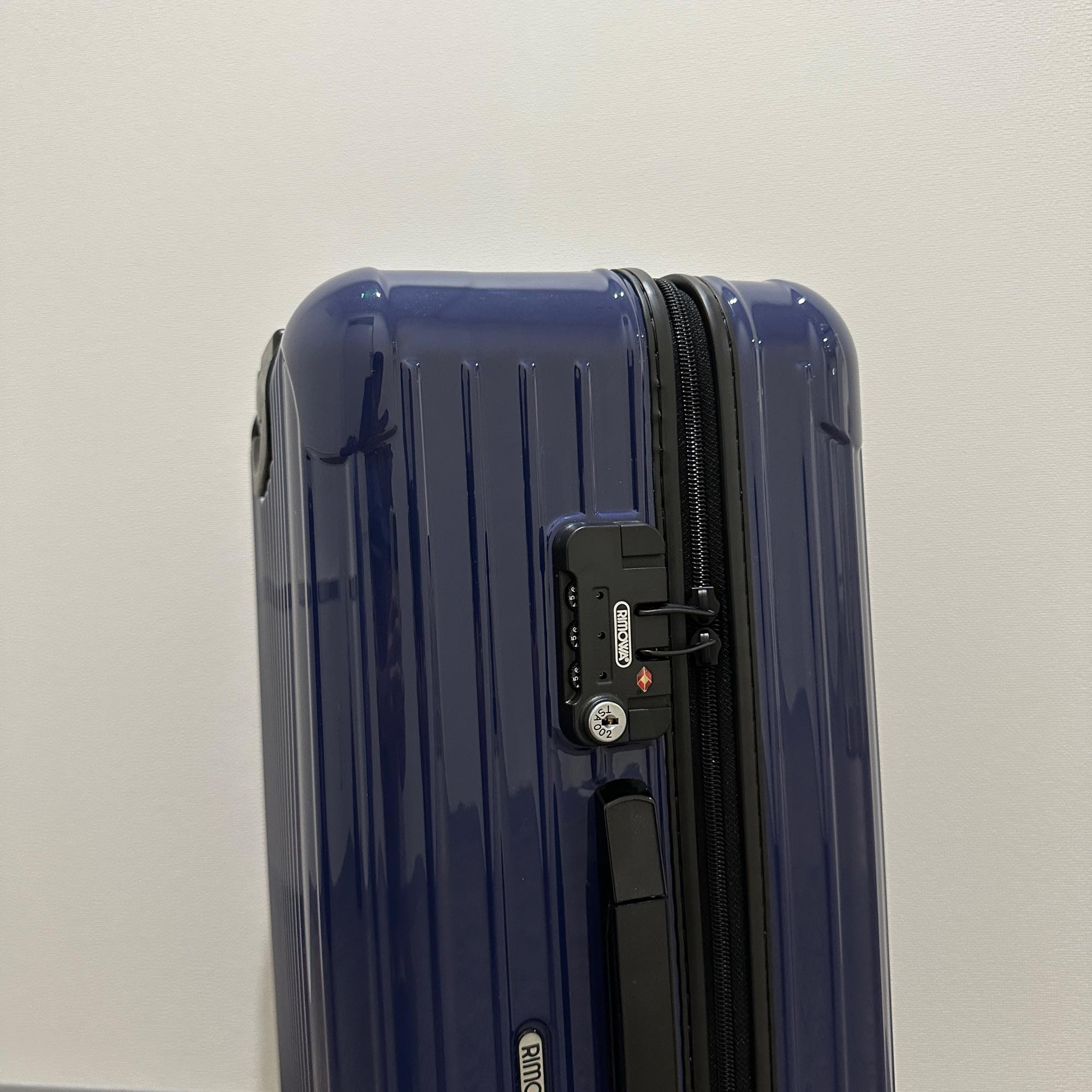 リモワ　サルサ　857.63　新古品　60リットル　2輪