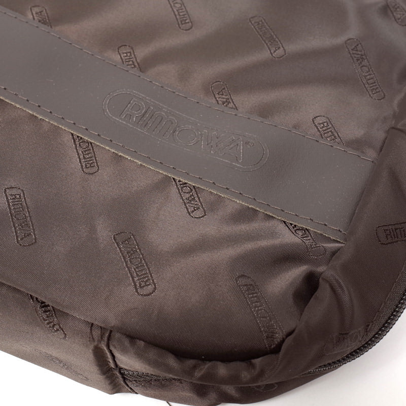 リモワ　トパーズ チタニウム　923.40.03.4　アウトレット商品　26リットル　4輪