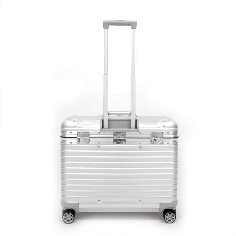 ルフトハンザ　リモワ　パイロット　在庫商品　1749148　34リットル　4輪