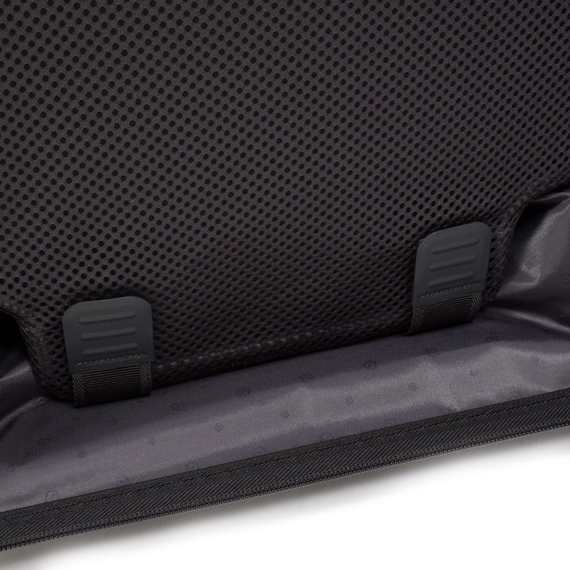 エッセンシャル ルフトハンザエディション Check-In M ブラック 60L　在庫商品