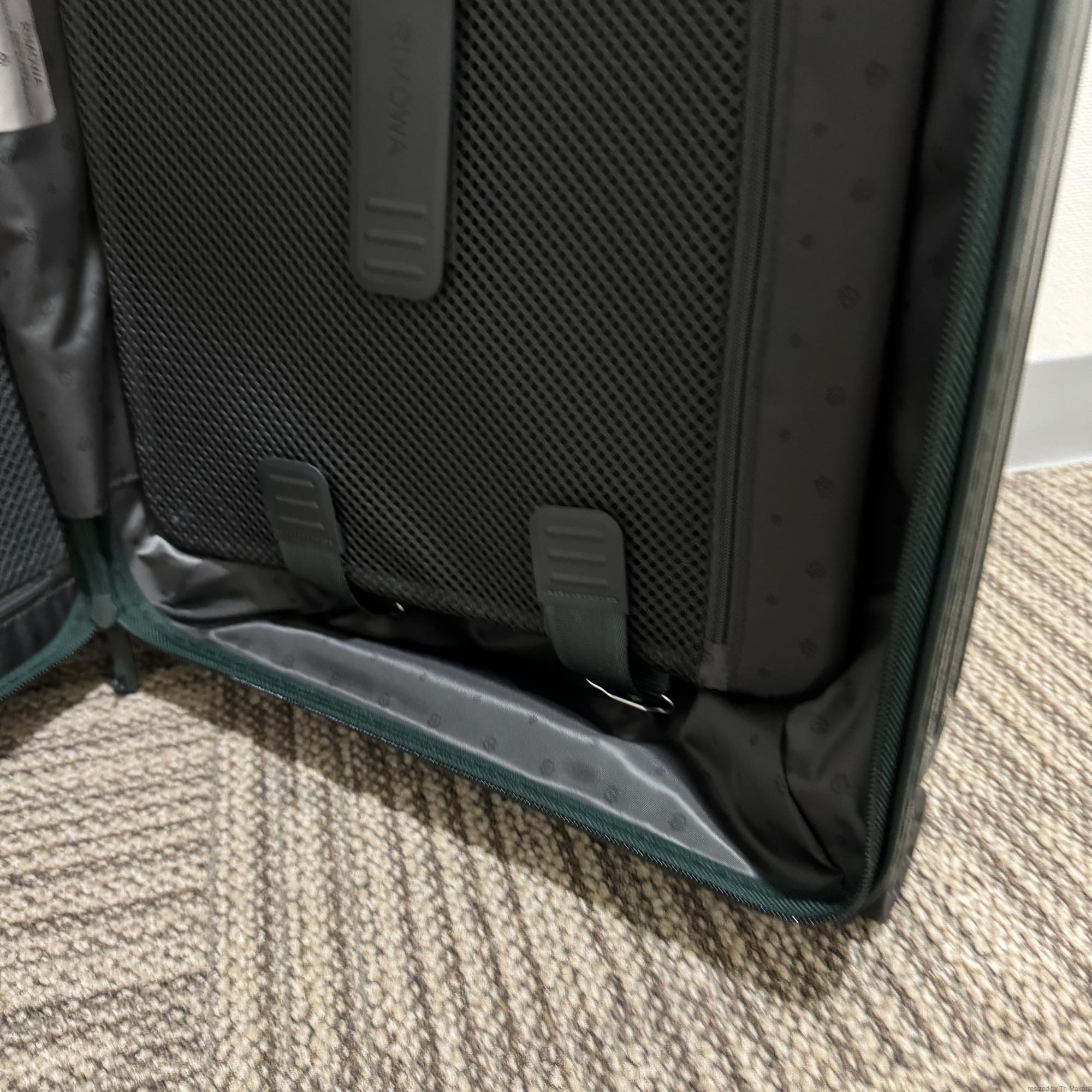 リモワ エッセンシャル　832.52.68.1　キャビンS　32L　在庫商品　グリーングロス