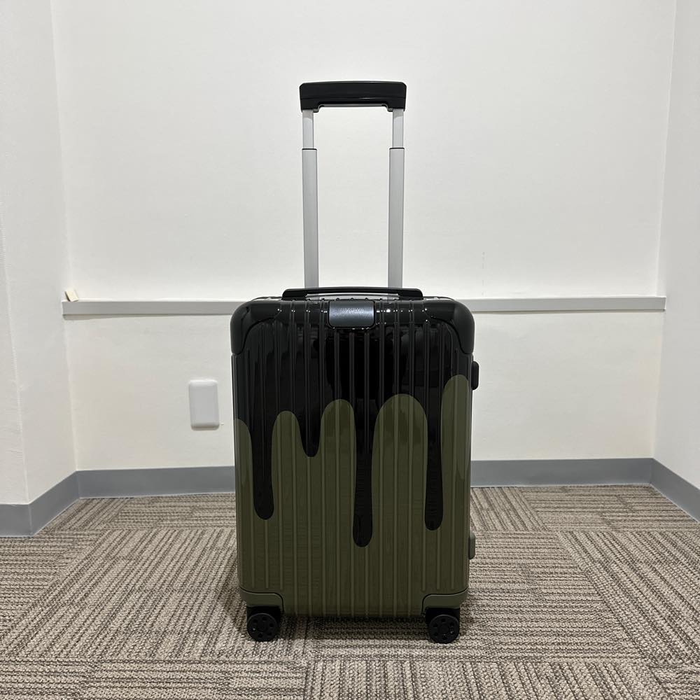 リモワ × カオス 限定コラボ 832.90.03.9  エッセンシャル キャビン ブラック×オリーブ 36L