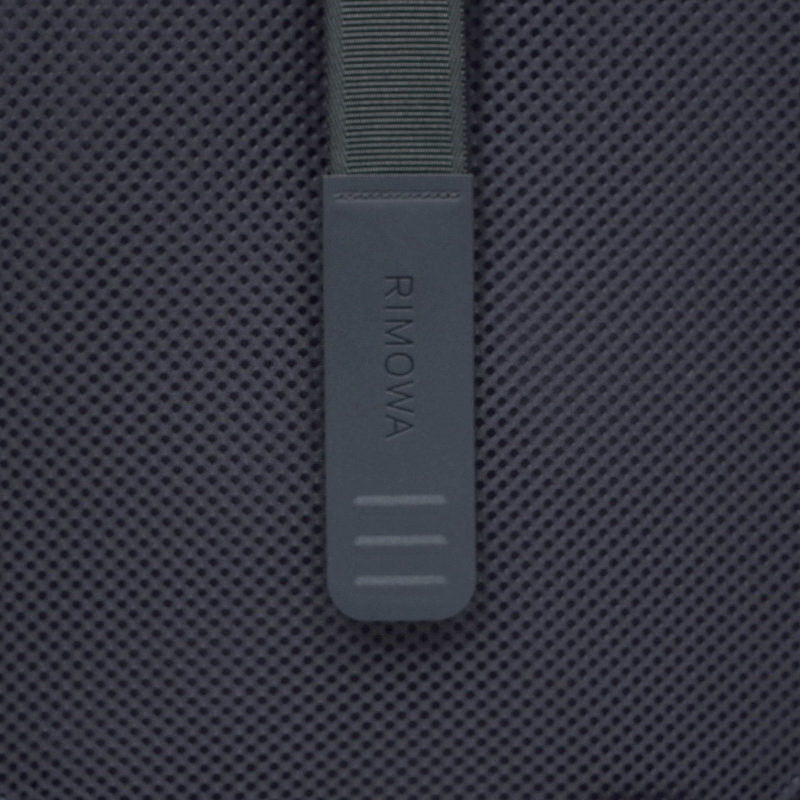 リモワ エッセンシャルスリーブ 842.52.61.4 キャビンS 在庫商品 33L