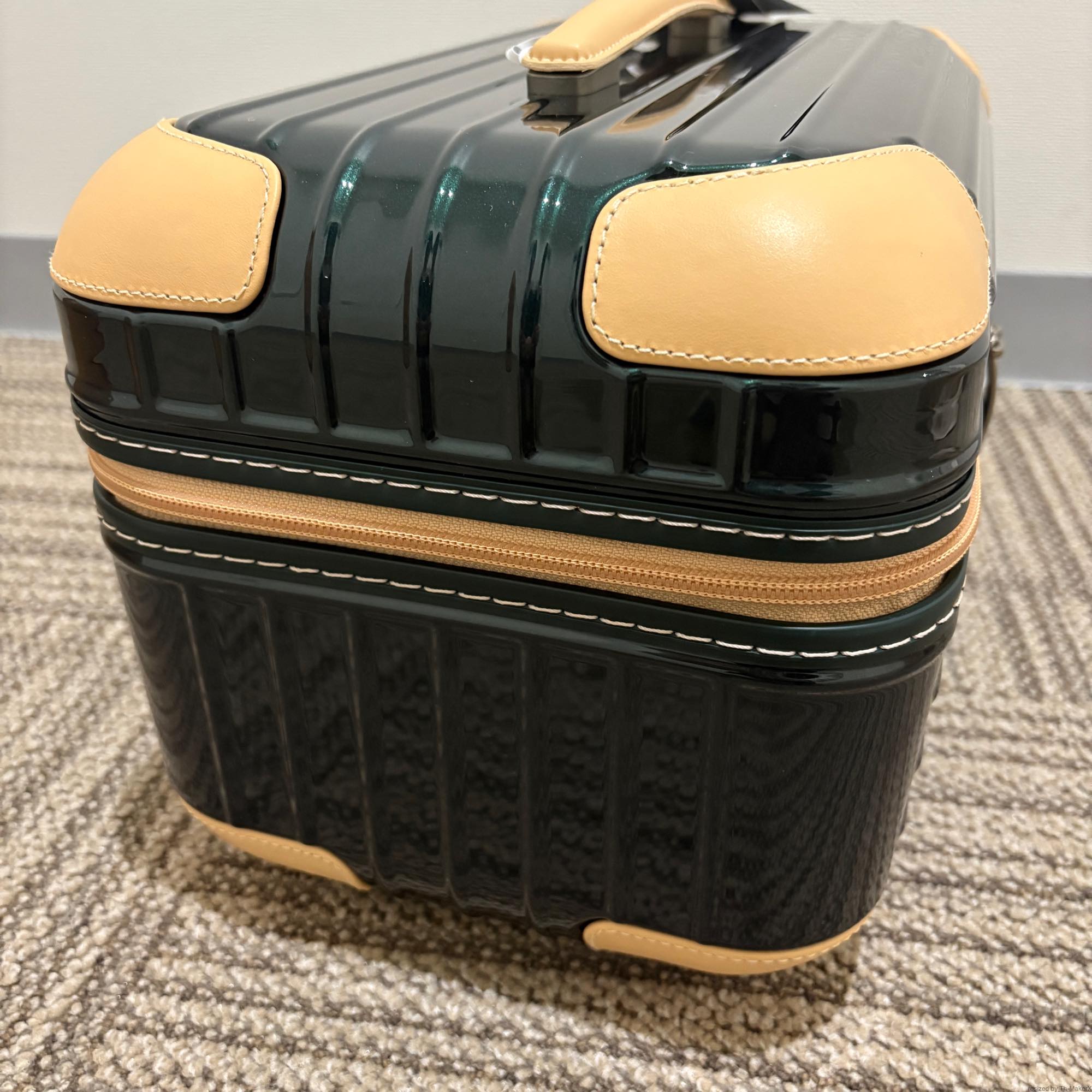 リモワ　ボサノバ　ビューティーケース　870.38　新品　13リットル