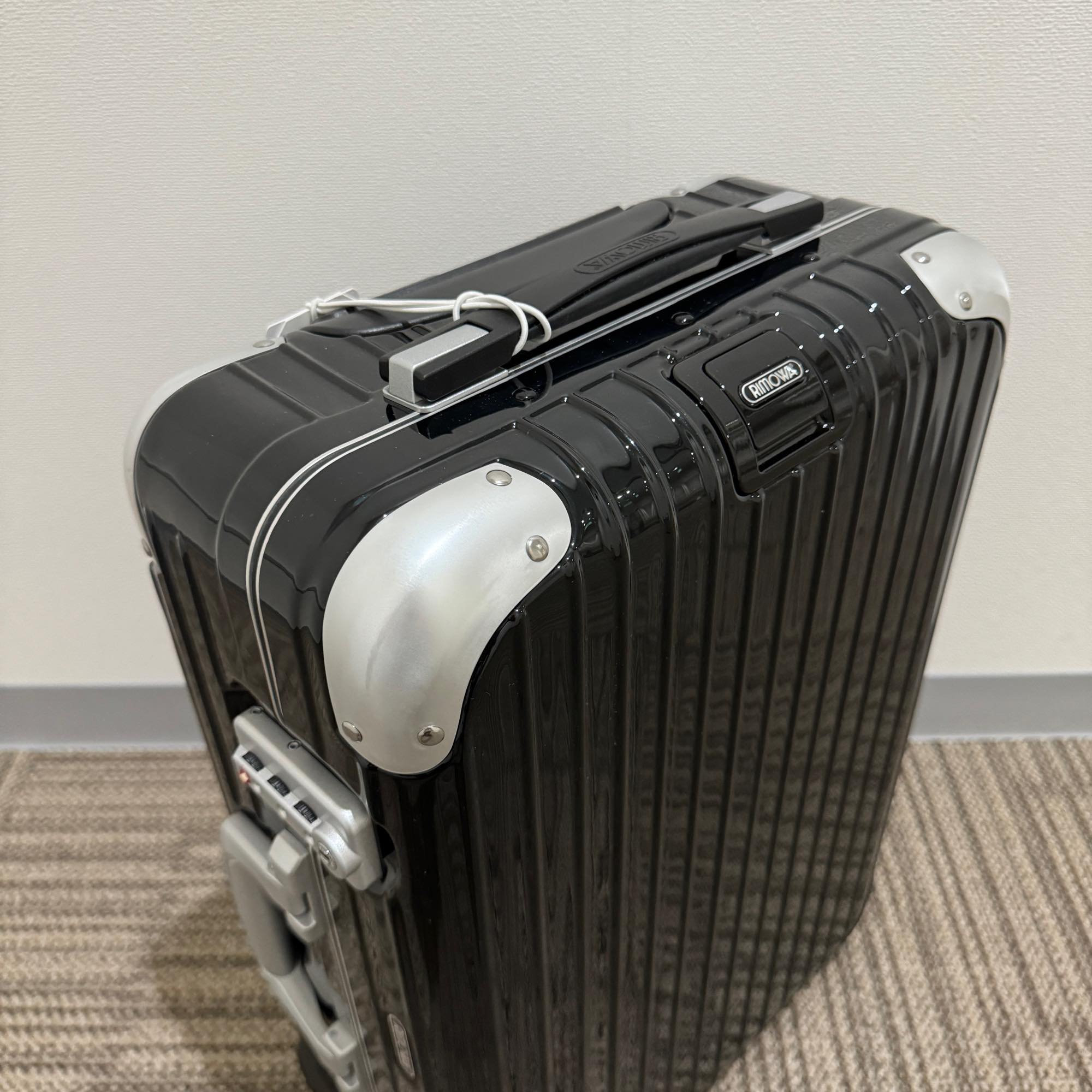 リモワ　リンボ　880.52.50.2　新品　32リットル　2輪