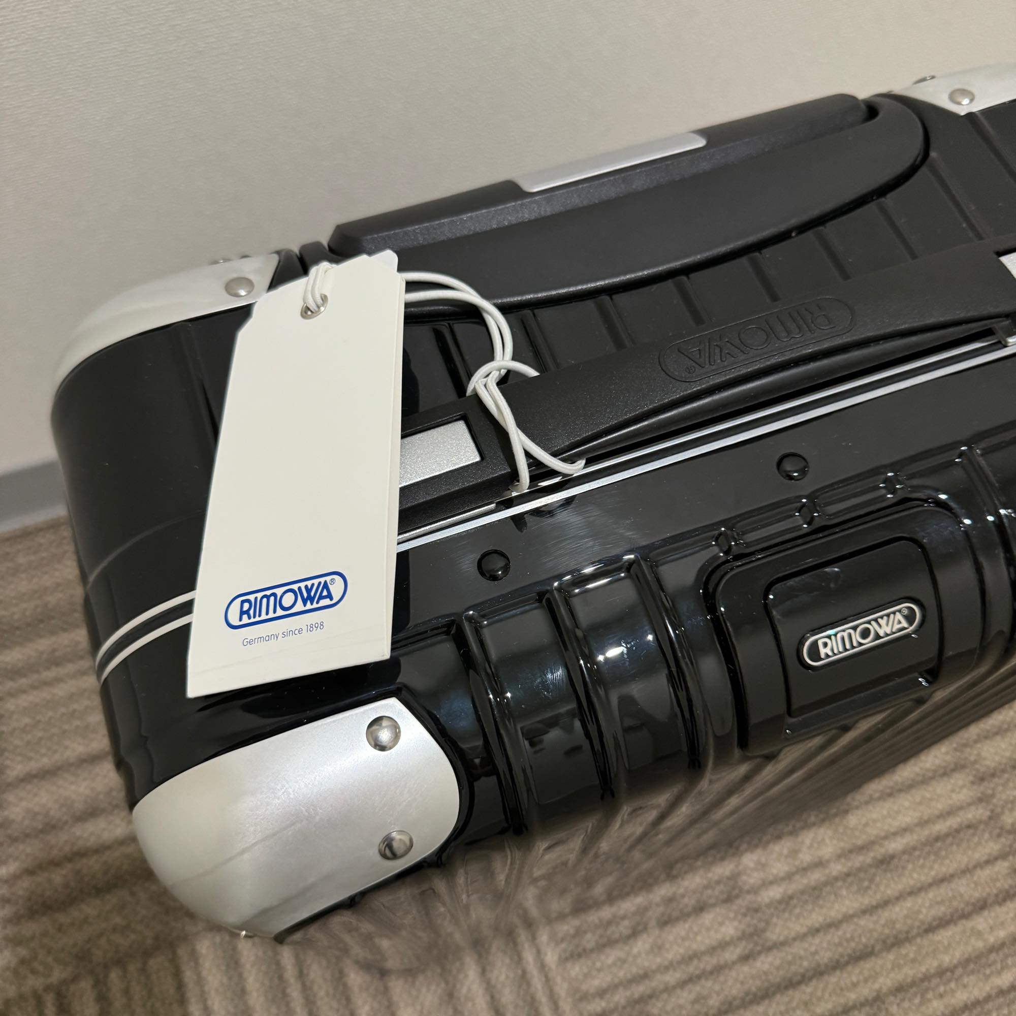 リモワ　リンボ　880.52.50.2　新品　32リットル　2輪