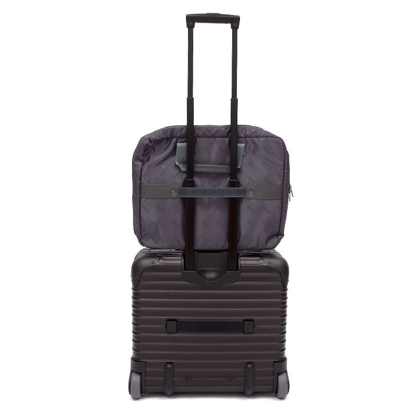 リモワ　トパーズ ステルス　在庫商品　923.40.01.2　28リットル　2輪