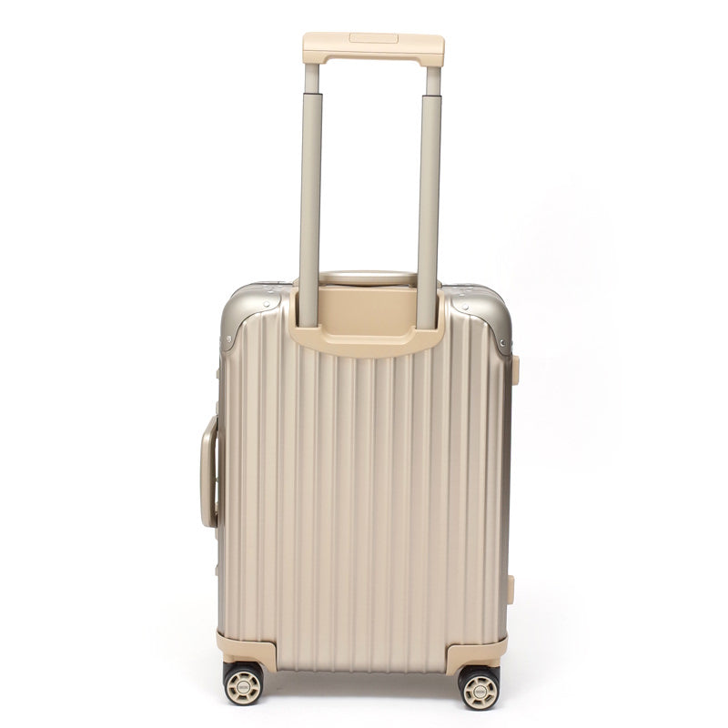 リモワ　トパーズ チタニウム　923.53.03.4　在庫商品　34リットル　4輪