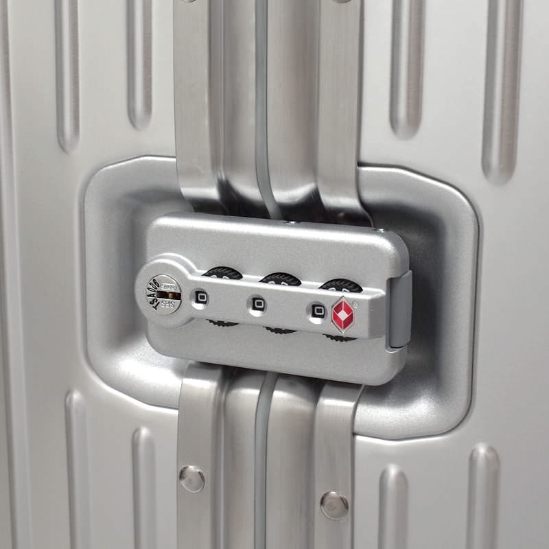 リモワ　トパーズ　電子タグ　在庫商品　924.73.00.5　82リットル　4輪