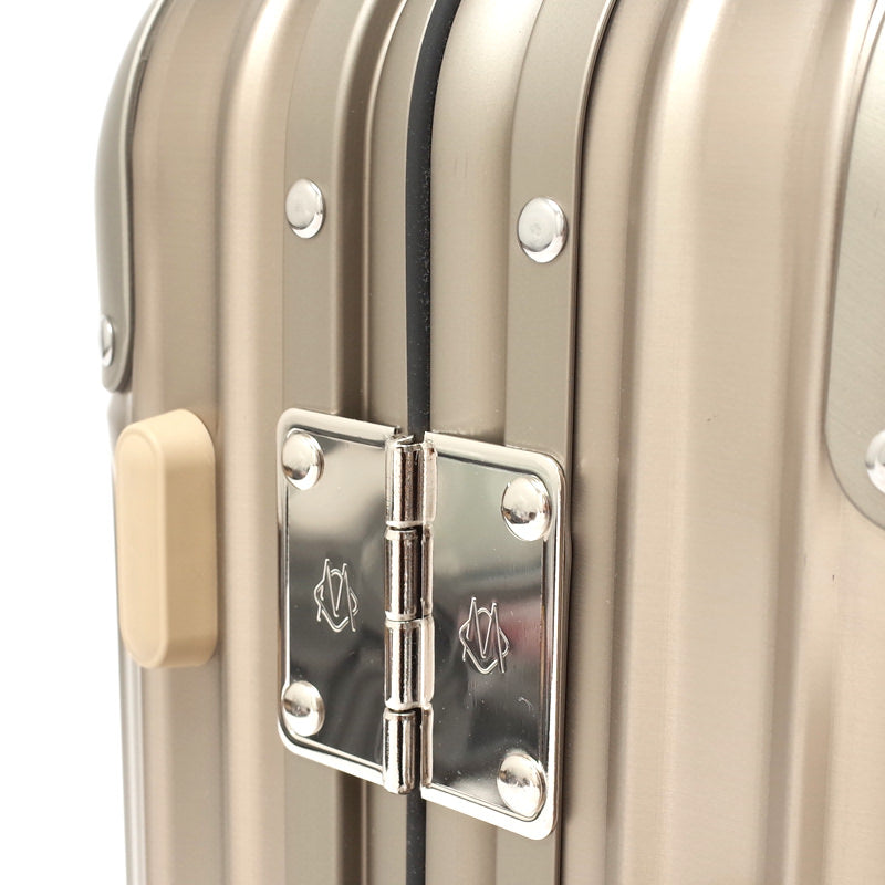 リモワ　オリジナル 925.52.03.4 キャビンS　チタニウム　在庫商品　32リットル　4輪
