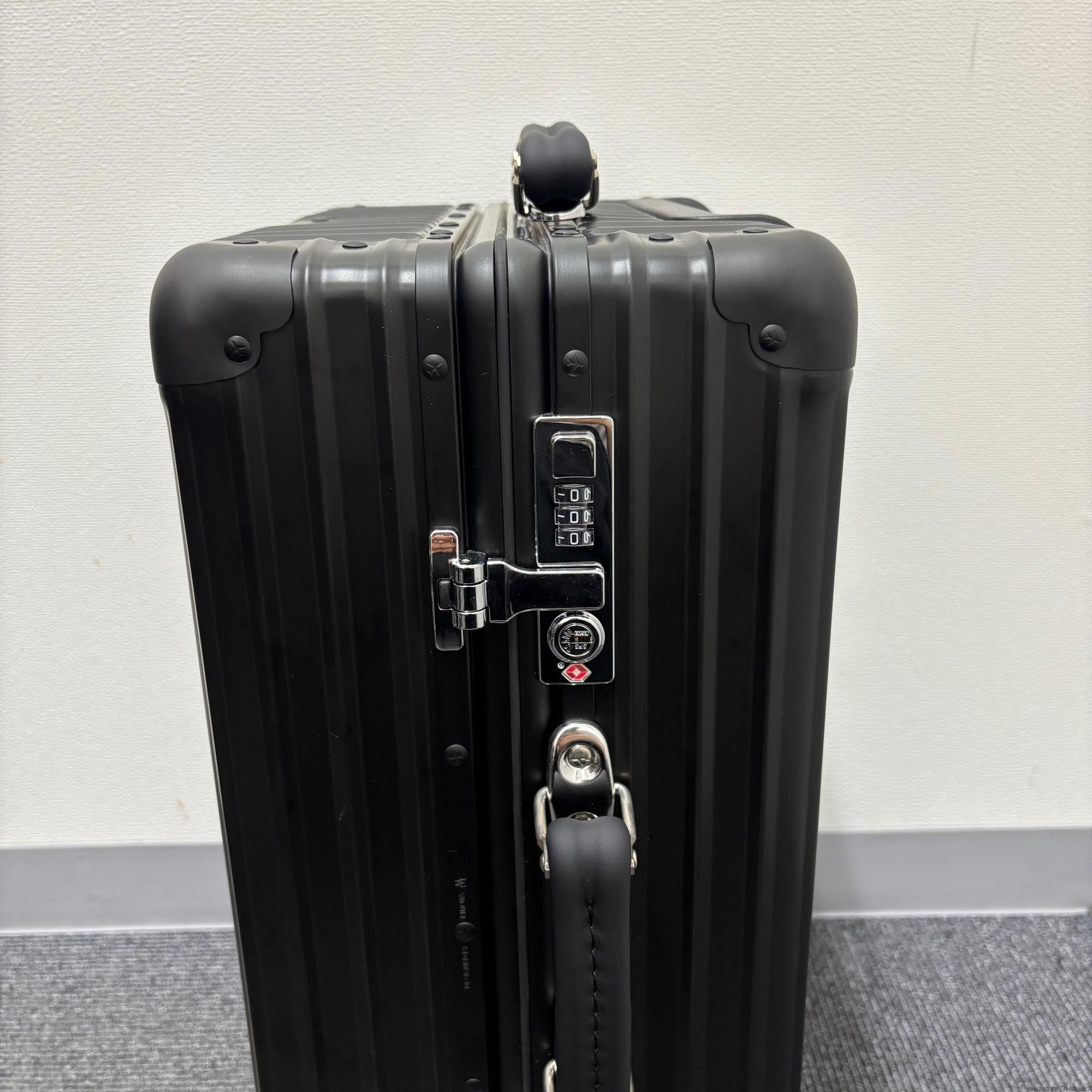 リモワ　クラシック　973.53.01.4　キャビン　在庫商品　ブラック　36リットル　4輪