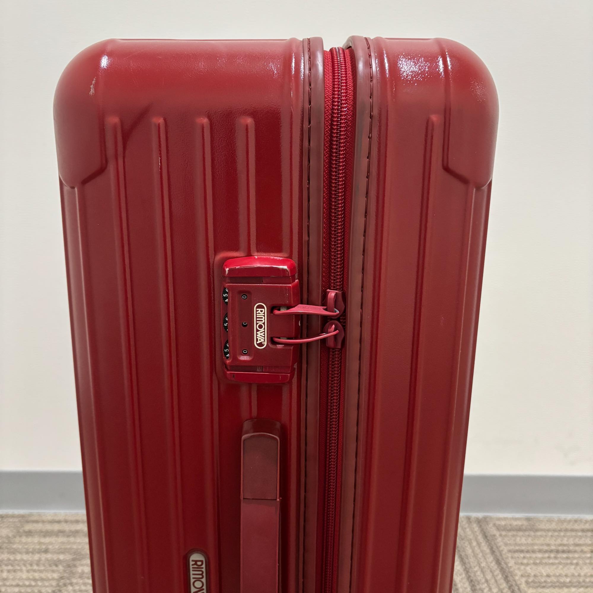 リモワ　エッセンシャル(サルサ)　855.63-10　中古美品　63リットル　2輪