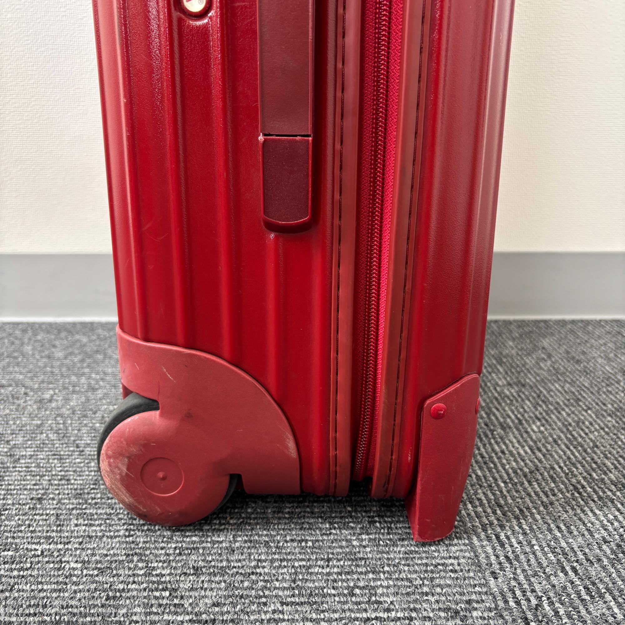 リモワ　サルサ(エッセンシャル)　855.52-11　35リットル　中古美品　2輪