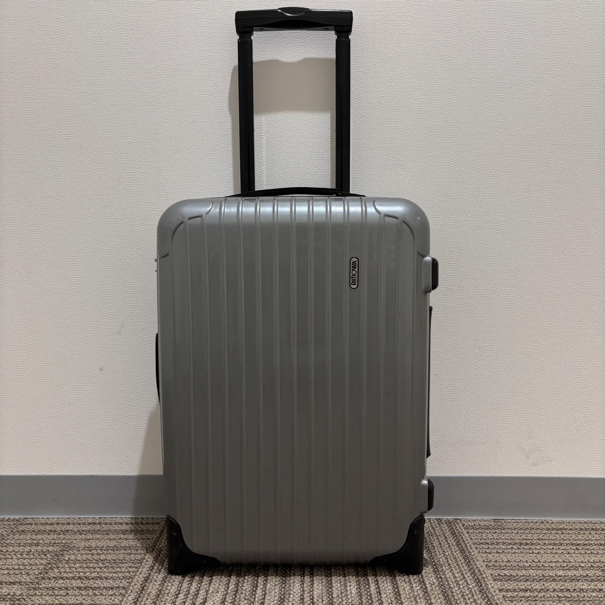 リモワ　エッセンシャル(サルサ)　中古商品　856.52-11　35リットル　2輪