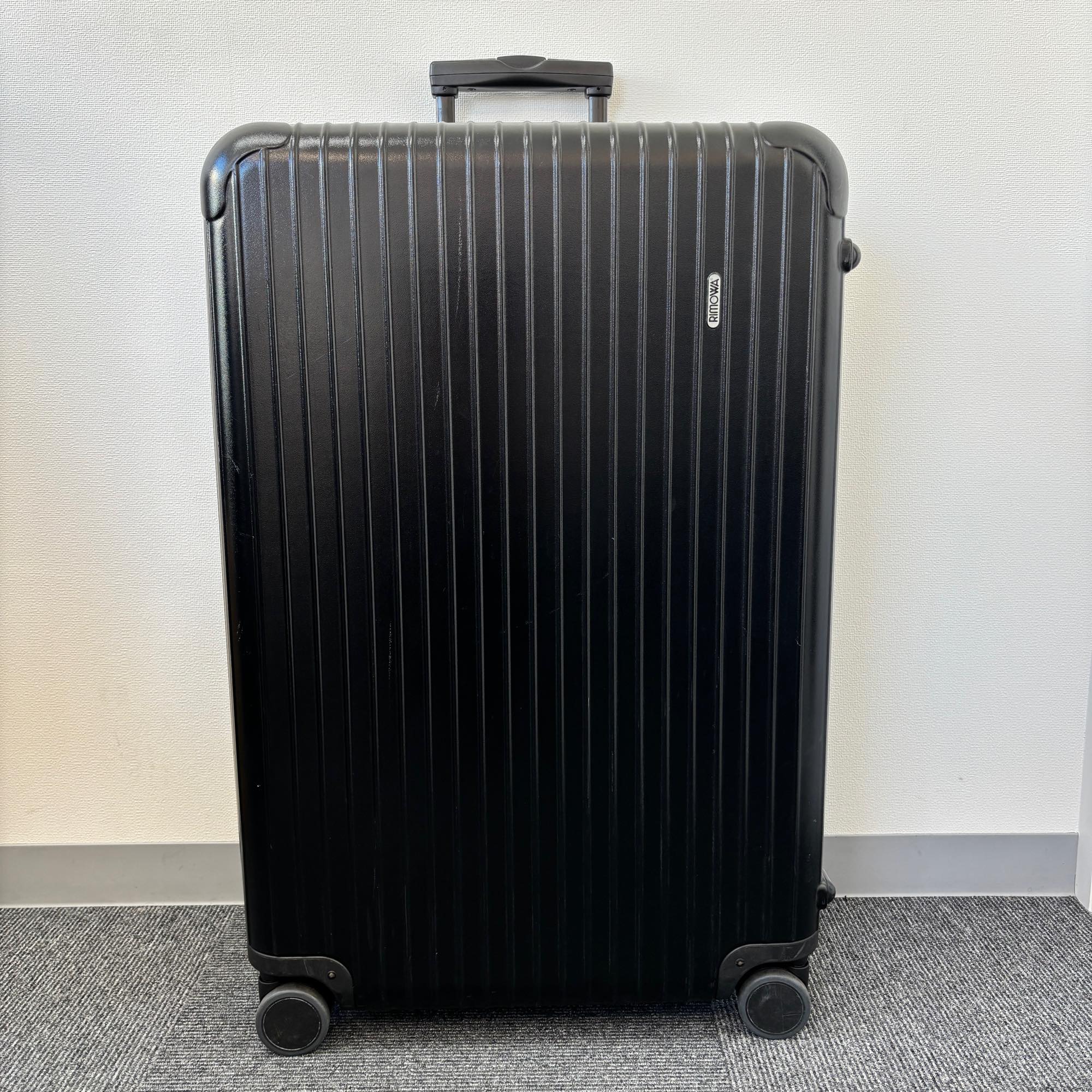 リモワ　サルサ(エッセンシャル)　871.77-11　107リットル　中古美品　4輪