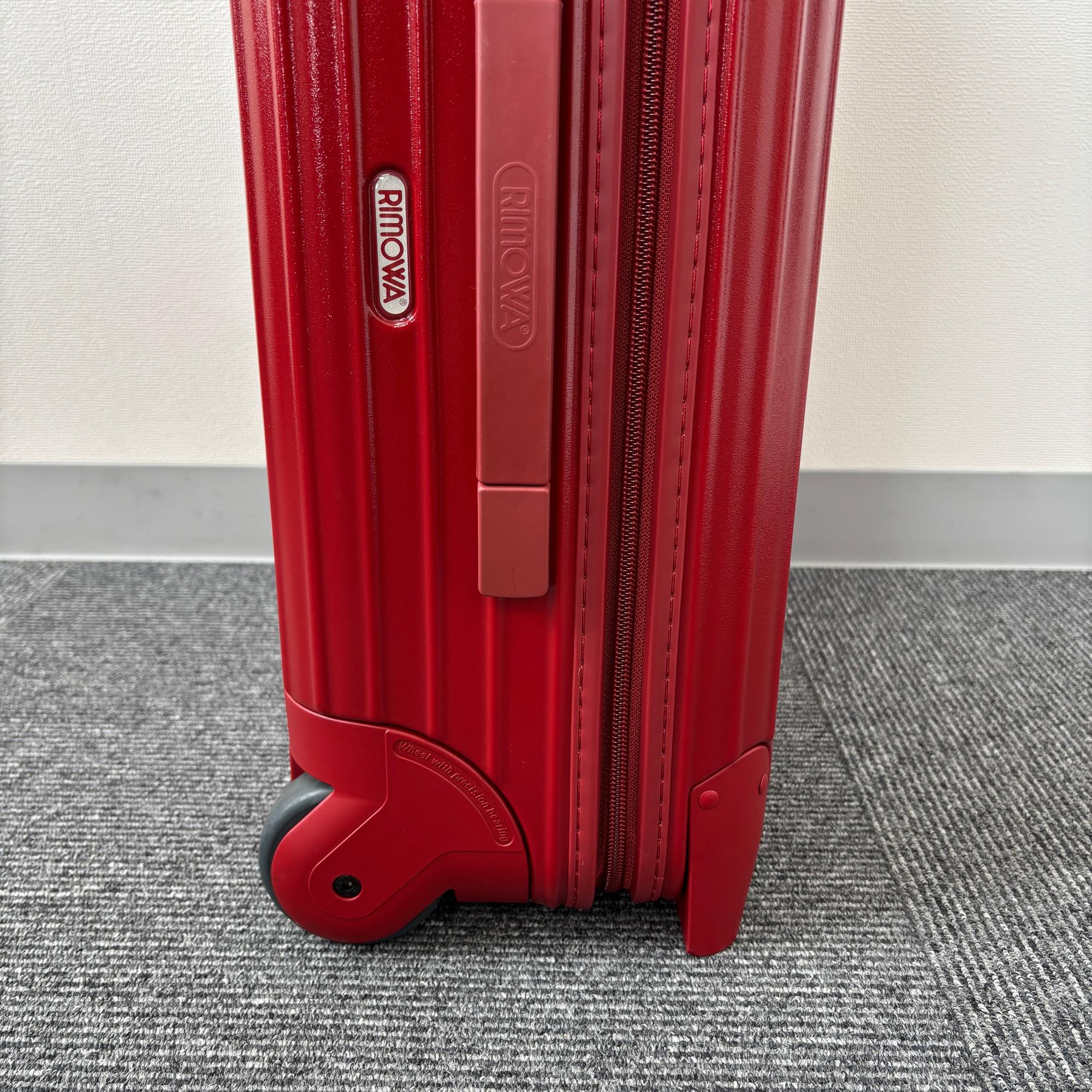 リモワ　サルサ(エッセンシャル)　855.52-12　35リットル　アウトレット品　2輪