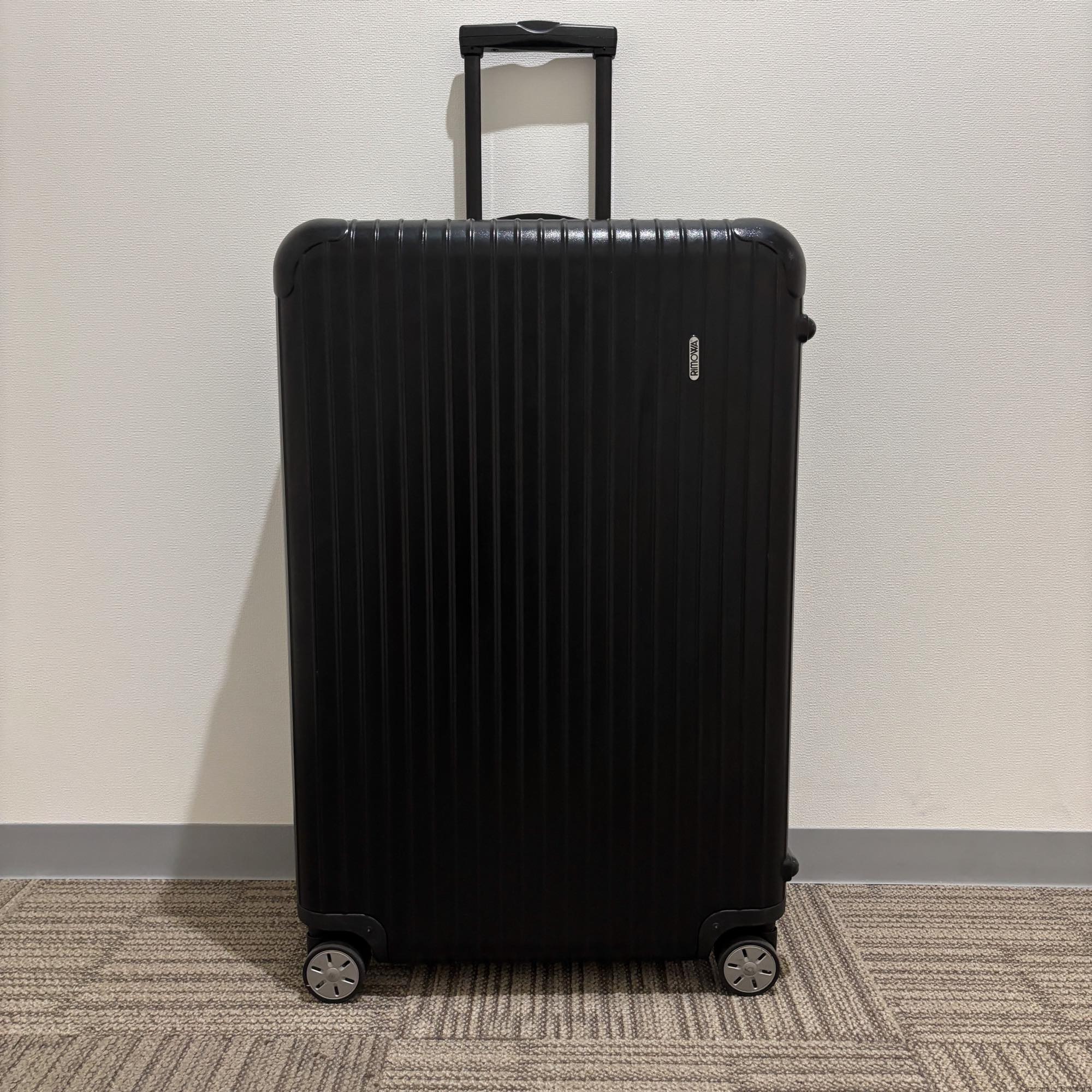 リモワ　エッセンシャル(サルサ)　871.77-12　107リットル　中古商品　4輪
