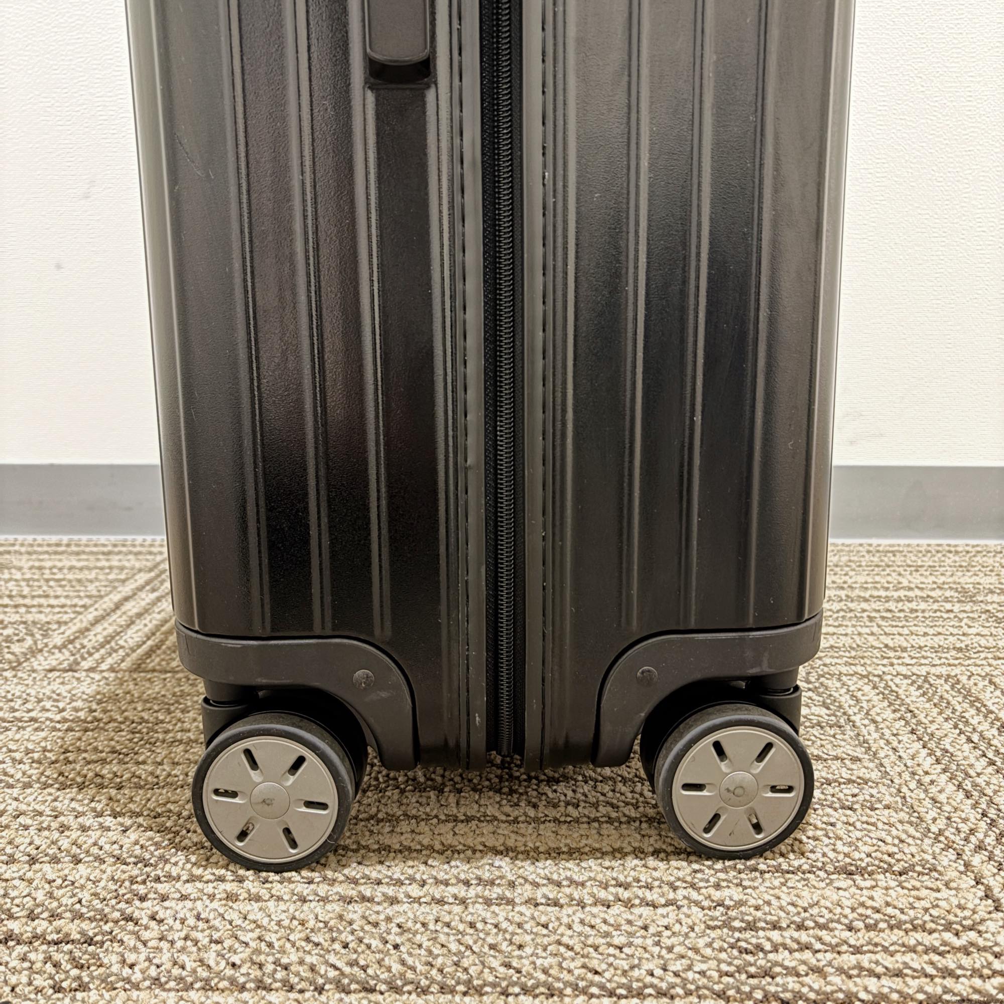 リモワ　エッセンシャル(サルサ)　871.77-12　107リットル　中古商品　4輪