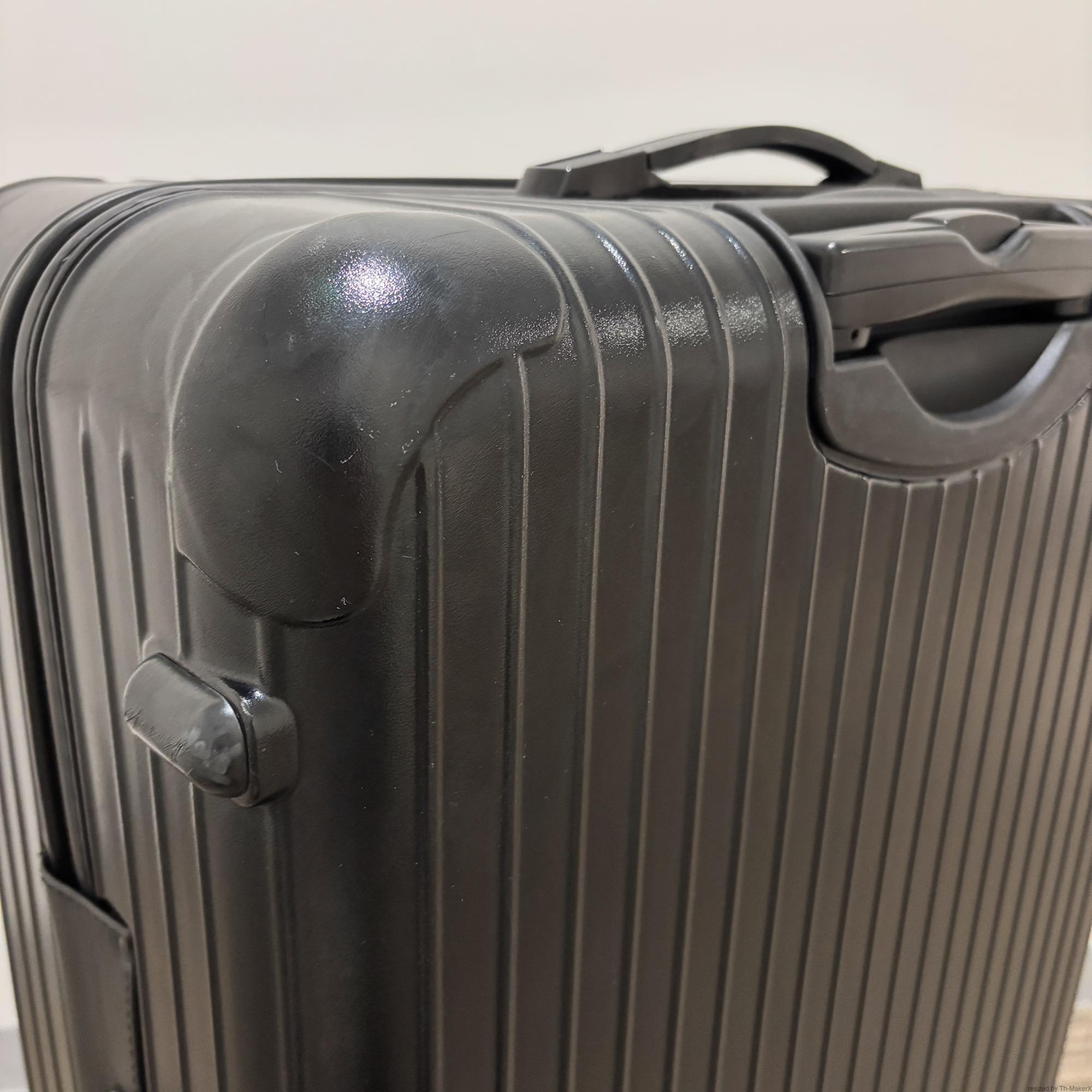 リモワ　エッセンシャル(サルサ)　871.77-12　107リットル　中古商品　4輪