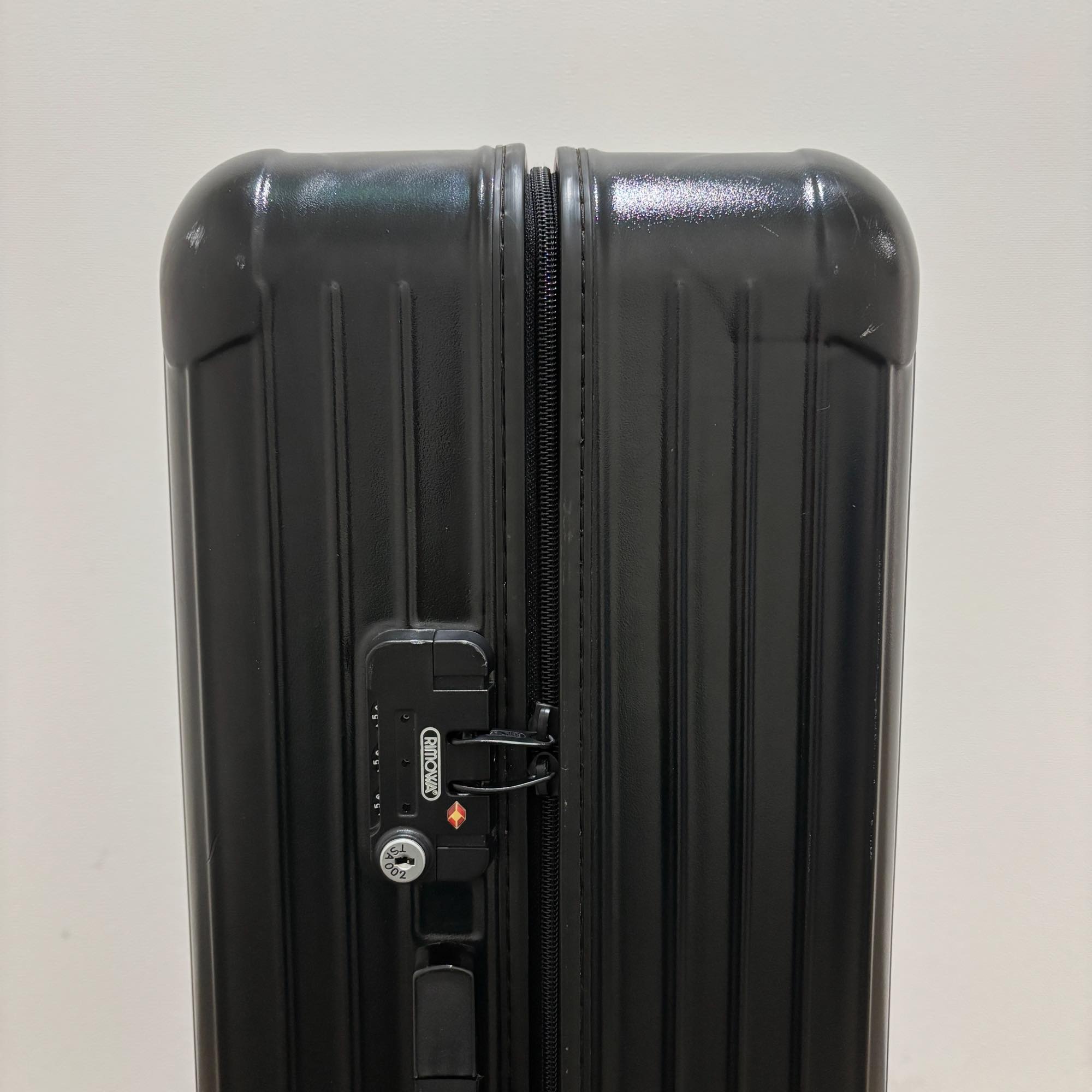 リモワ　エッセンシャル(サルサ)　871.77-13　107リットル　中古美品　4輪