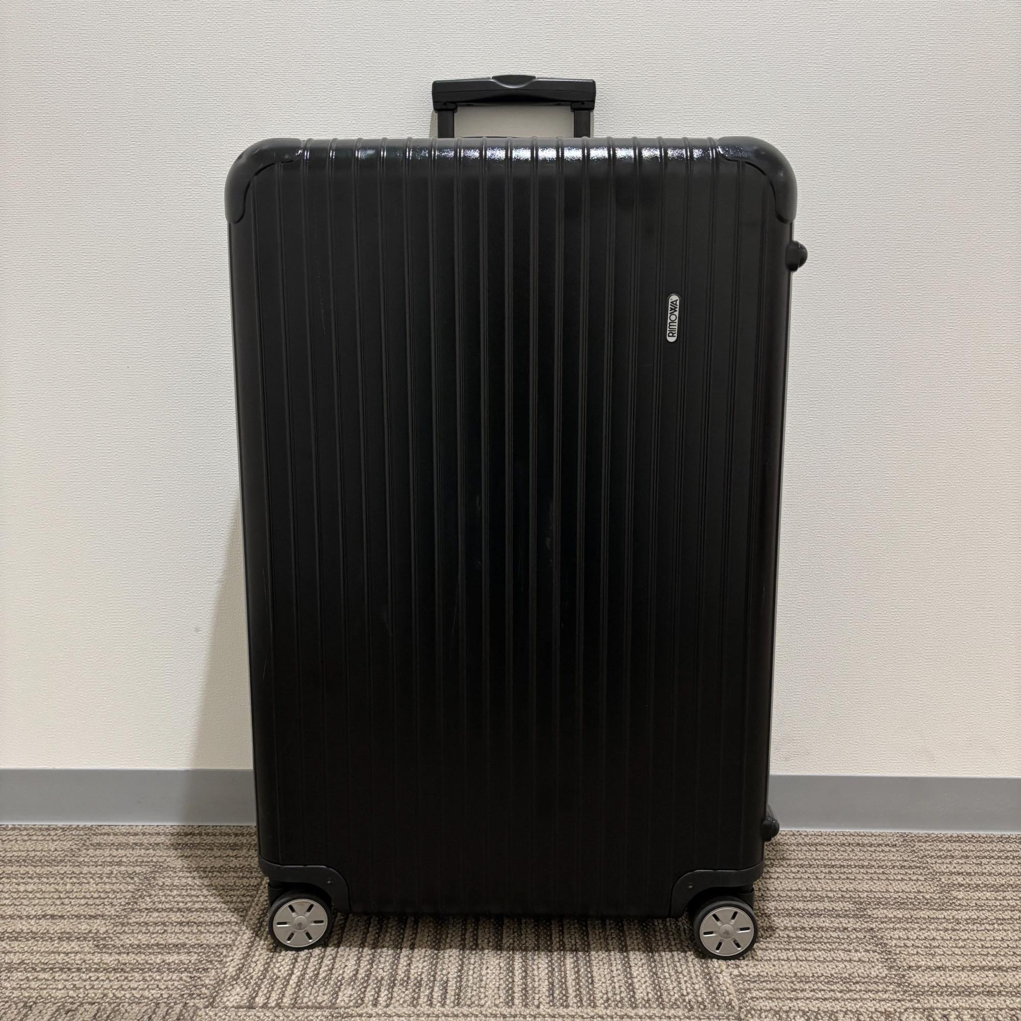 リモワ　エッセンシャル(サルサ)　871.77-14　107リットル　中古美品　4輪