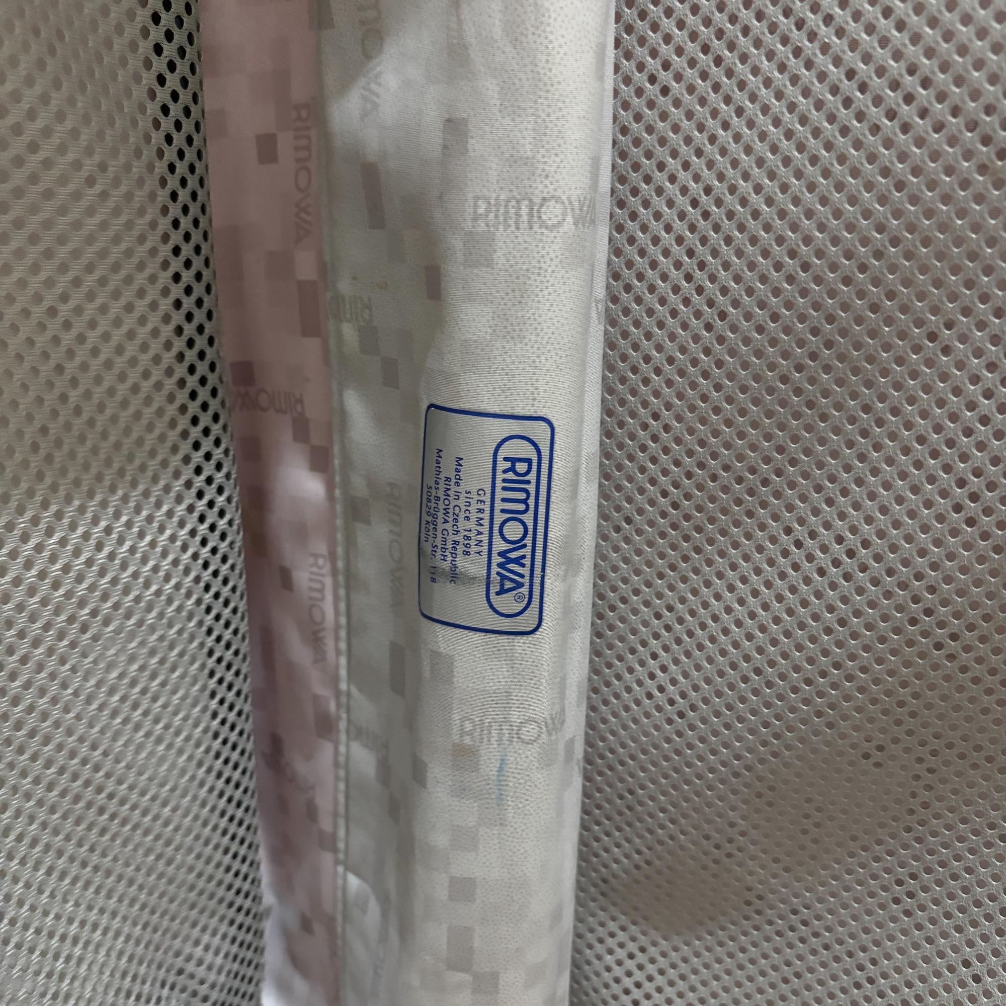 リモワ　サルサ(エッセンシャル)　855.52-15　35リットル　中古美品　2輪