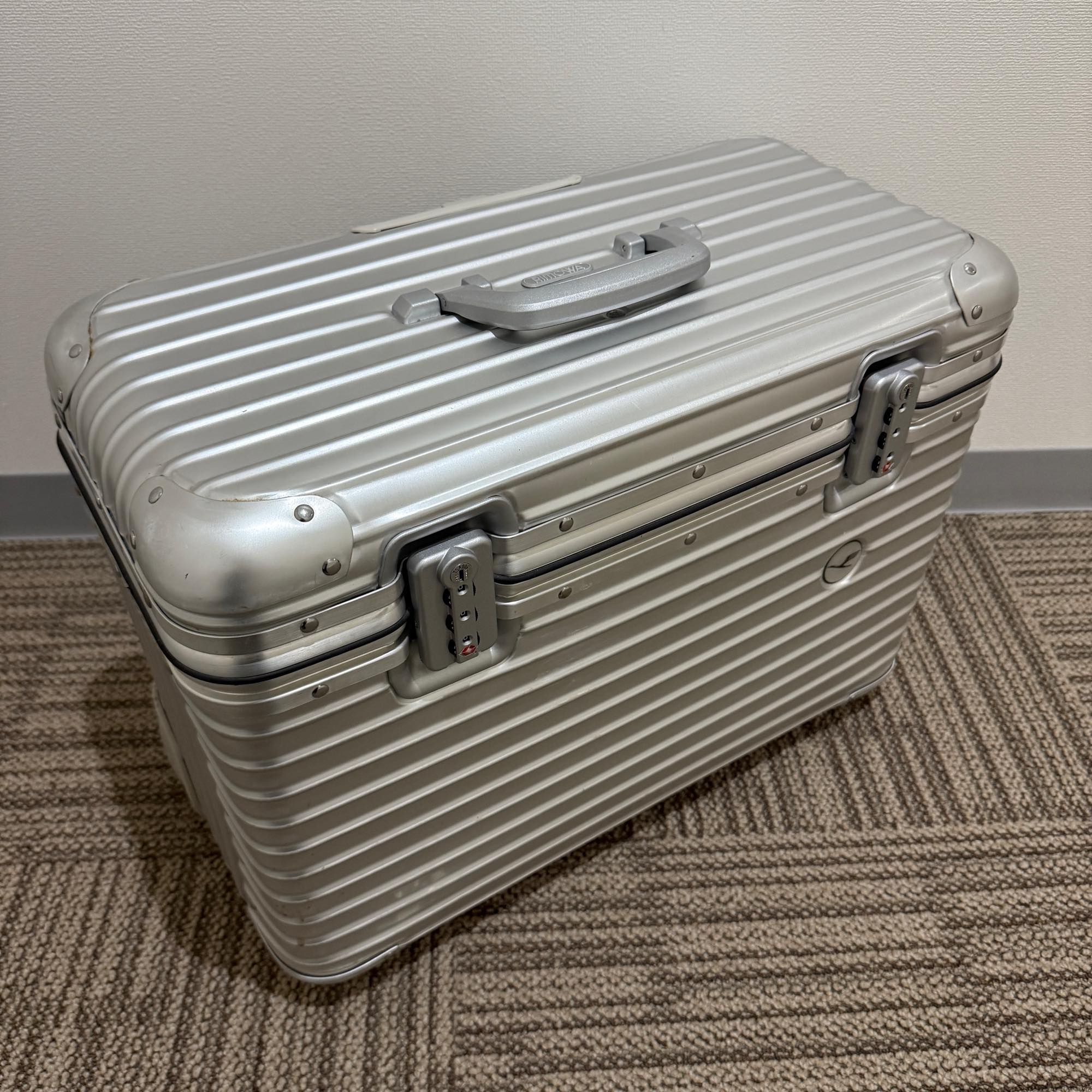 ルフトハンザ　リモワ　パイロット　1730308　中古美品　46リットル　2輪