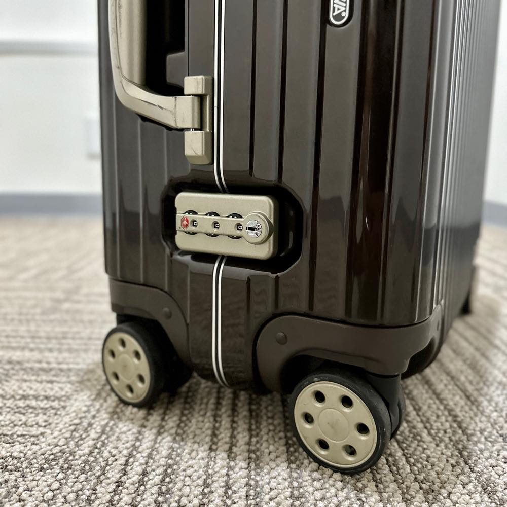 ルフトハンザ　リモワ　エレガンス　1732955　49リットル　中古商品　4輪