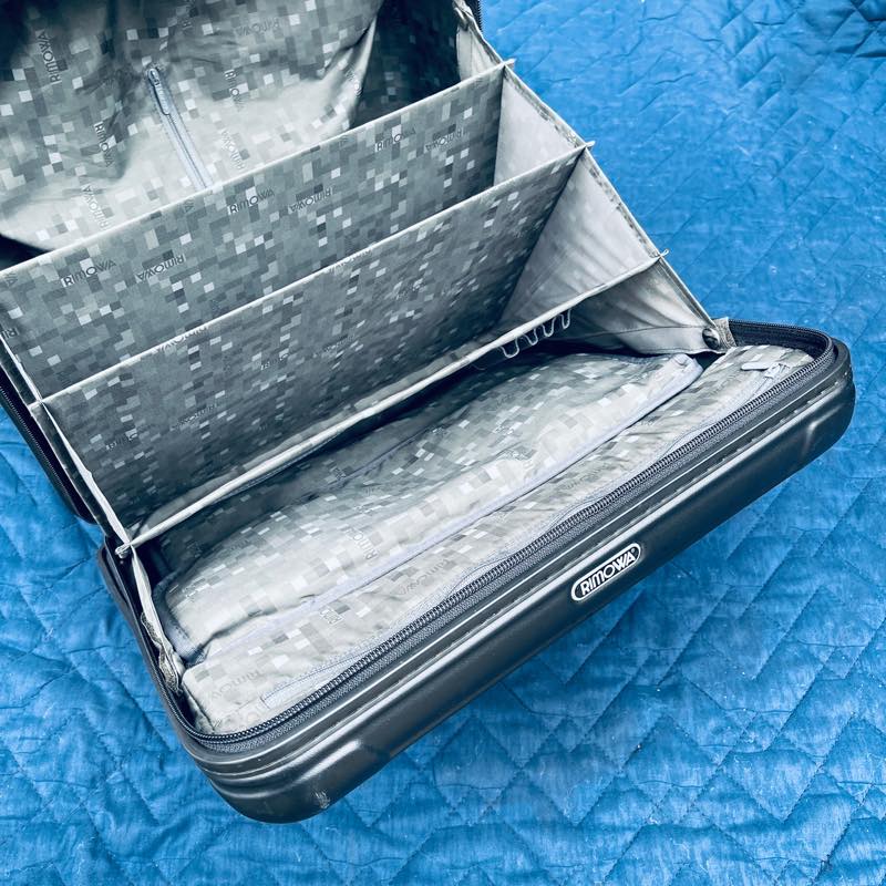リモワ　サルサ　中古商品　810.40-2　25リットル　4輪