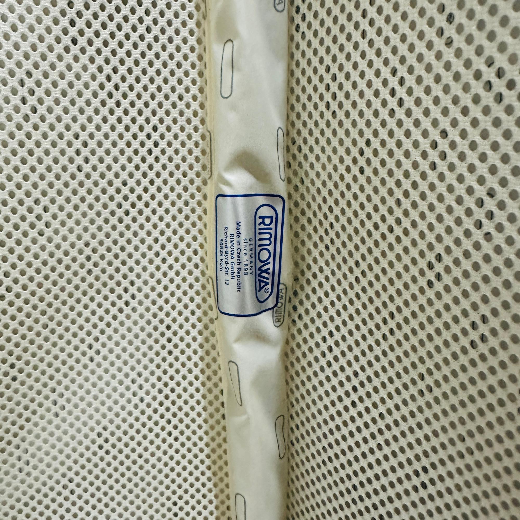 リモワ　サルサ エアー　820.63.78.4　65リットル　中古美品　4輪