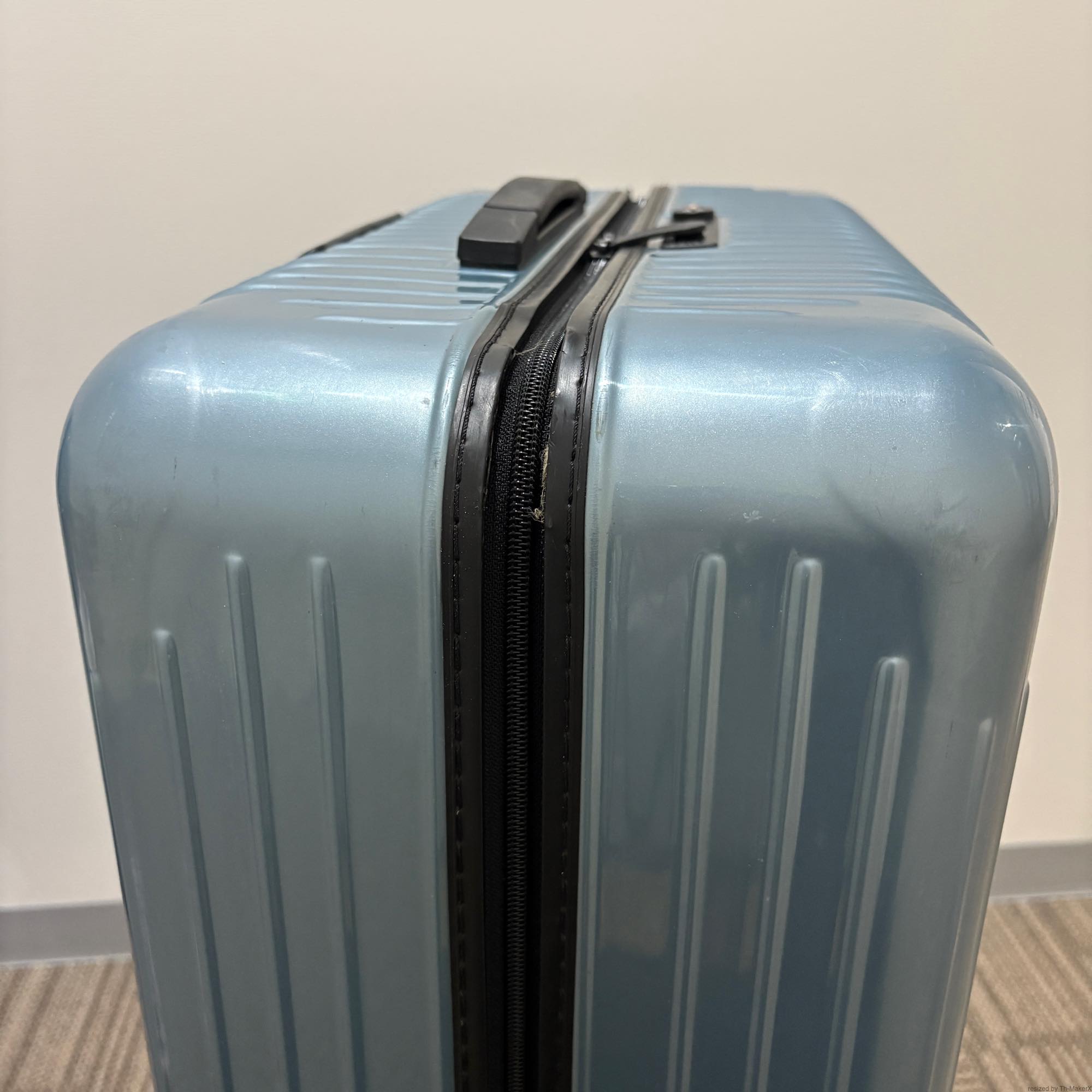 リモワ　サルサエアー　824.77-2　100リットル　中古商品　4輪