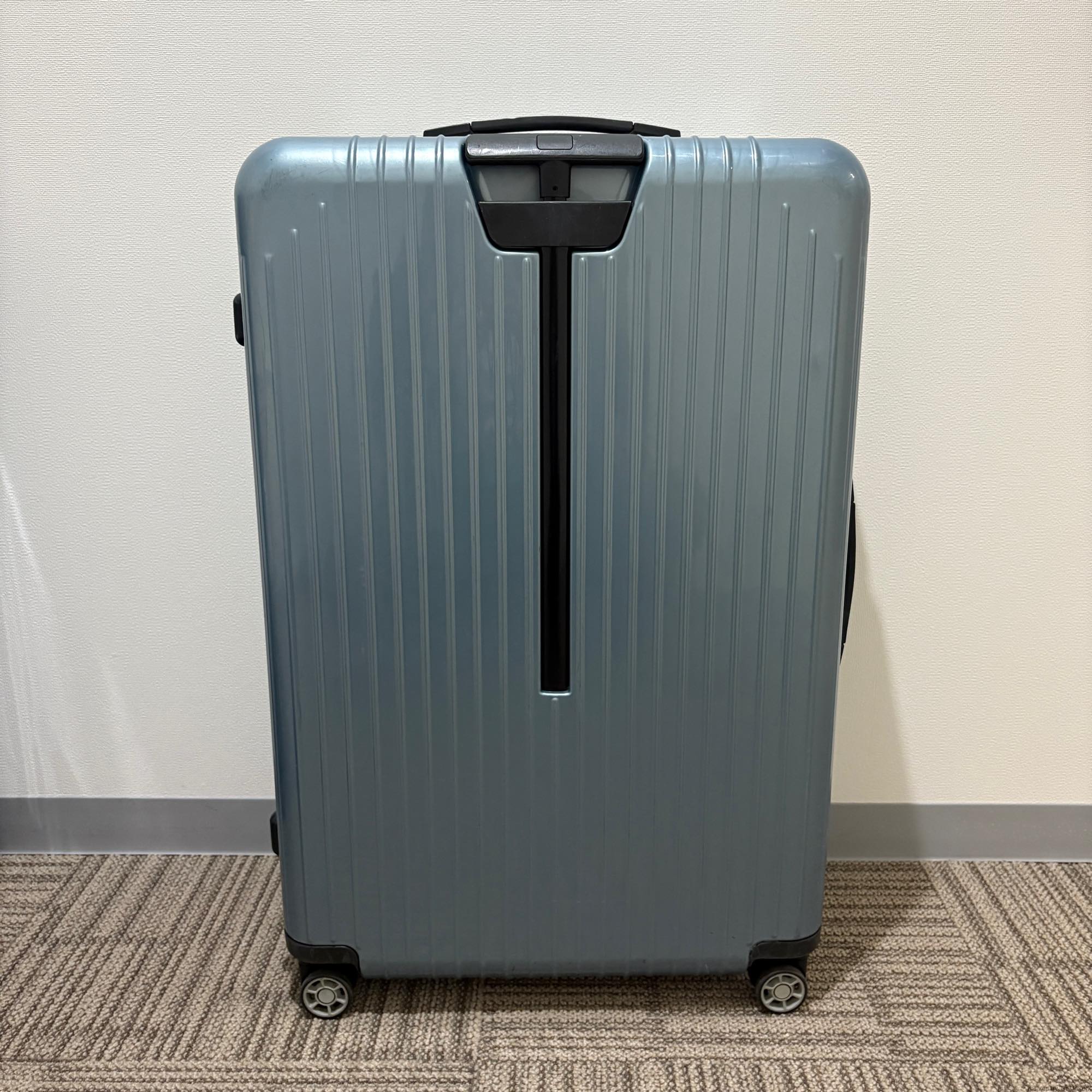 リモワ　サルサエアー　824.77-2　100リットル　中古商品　4輪