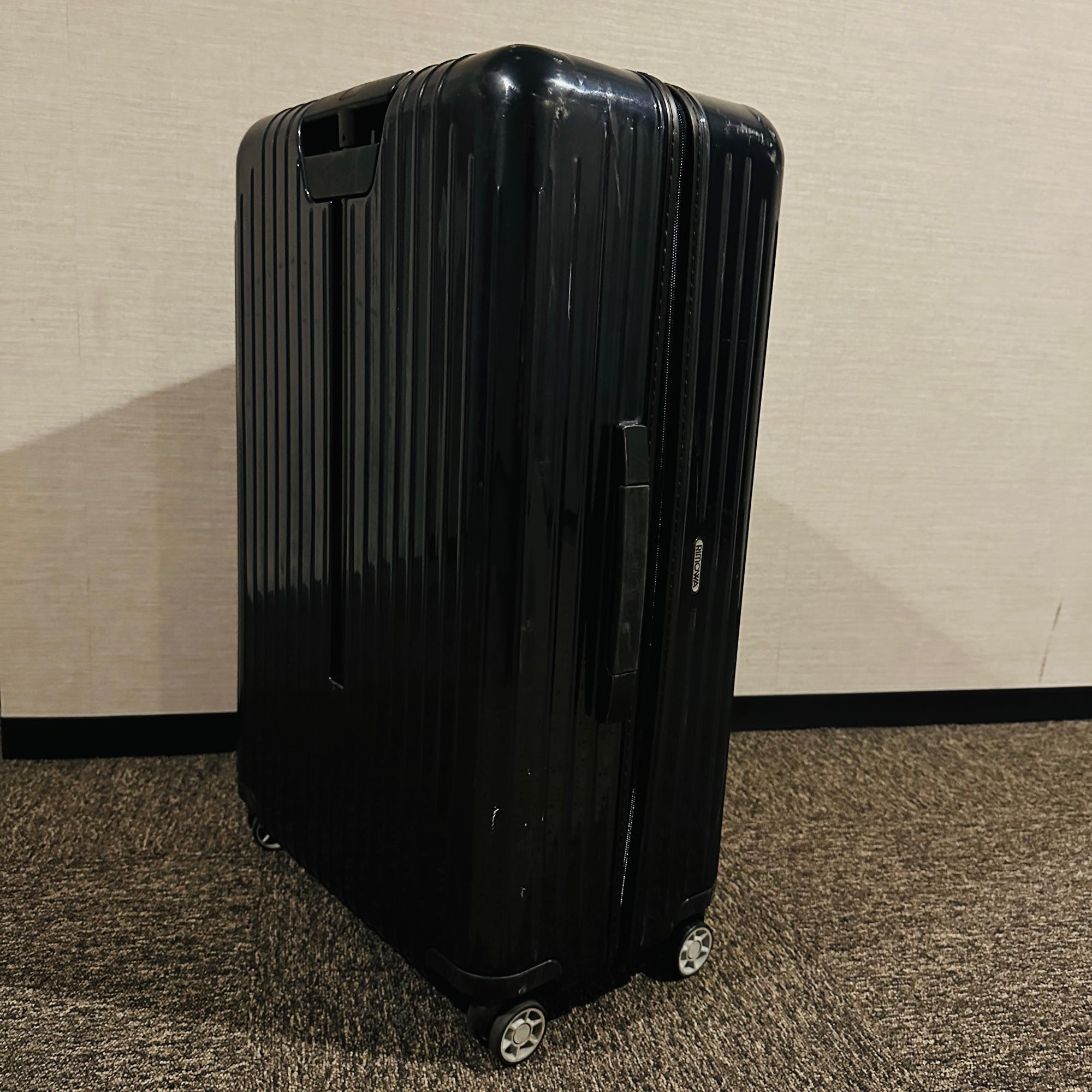 リモワ　サルサエアー　825.70-2　80リットル　中古商品　4輪