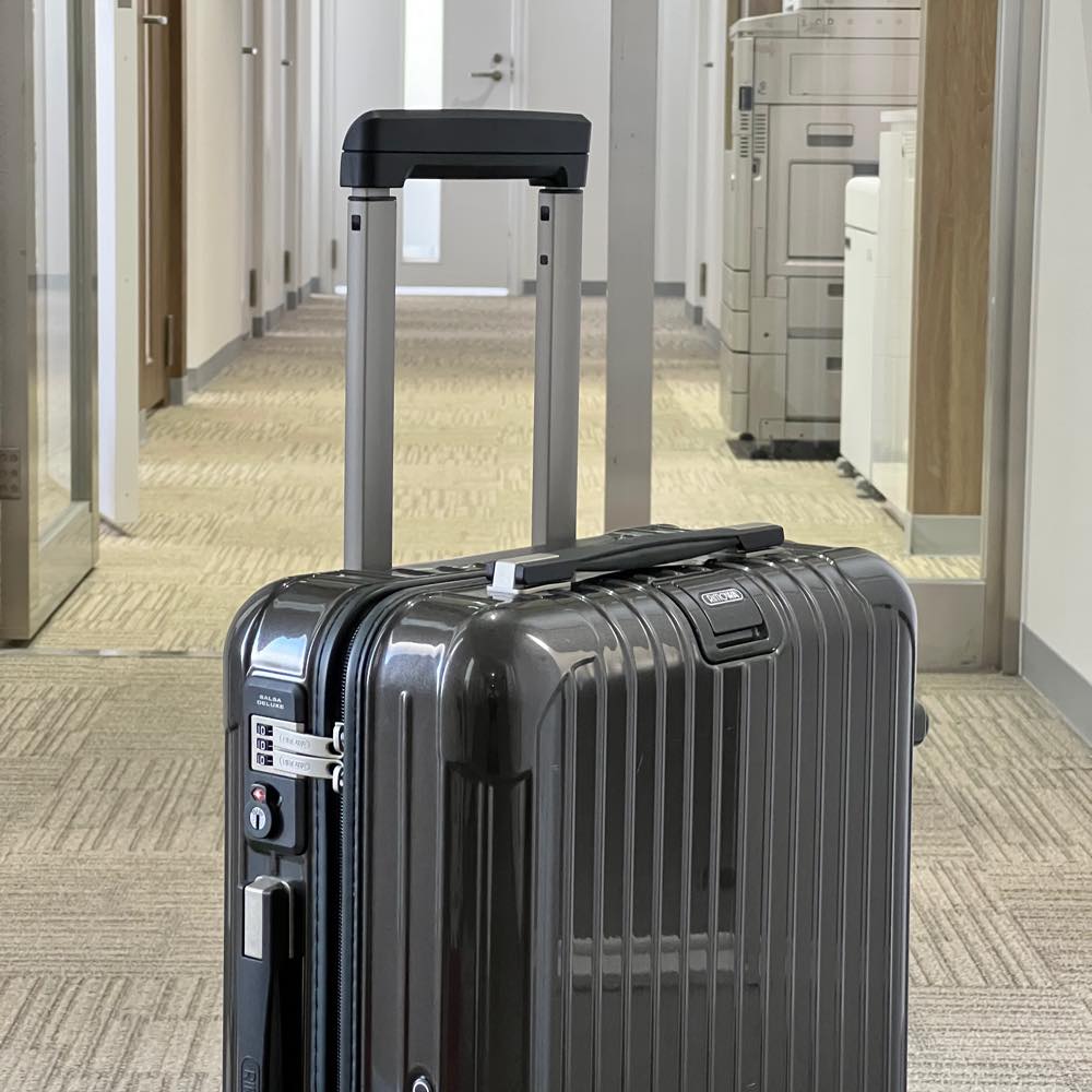 リモワ サルサ デラックス　830.52.50.4-2　32リットル　中古商品　4輪