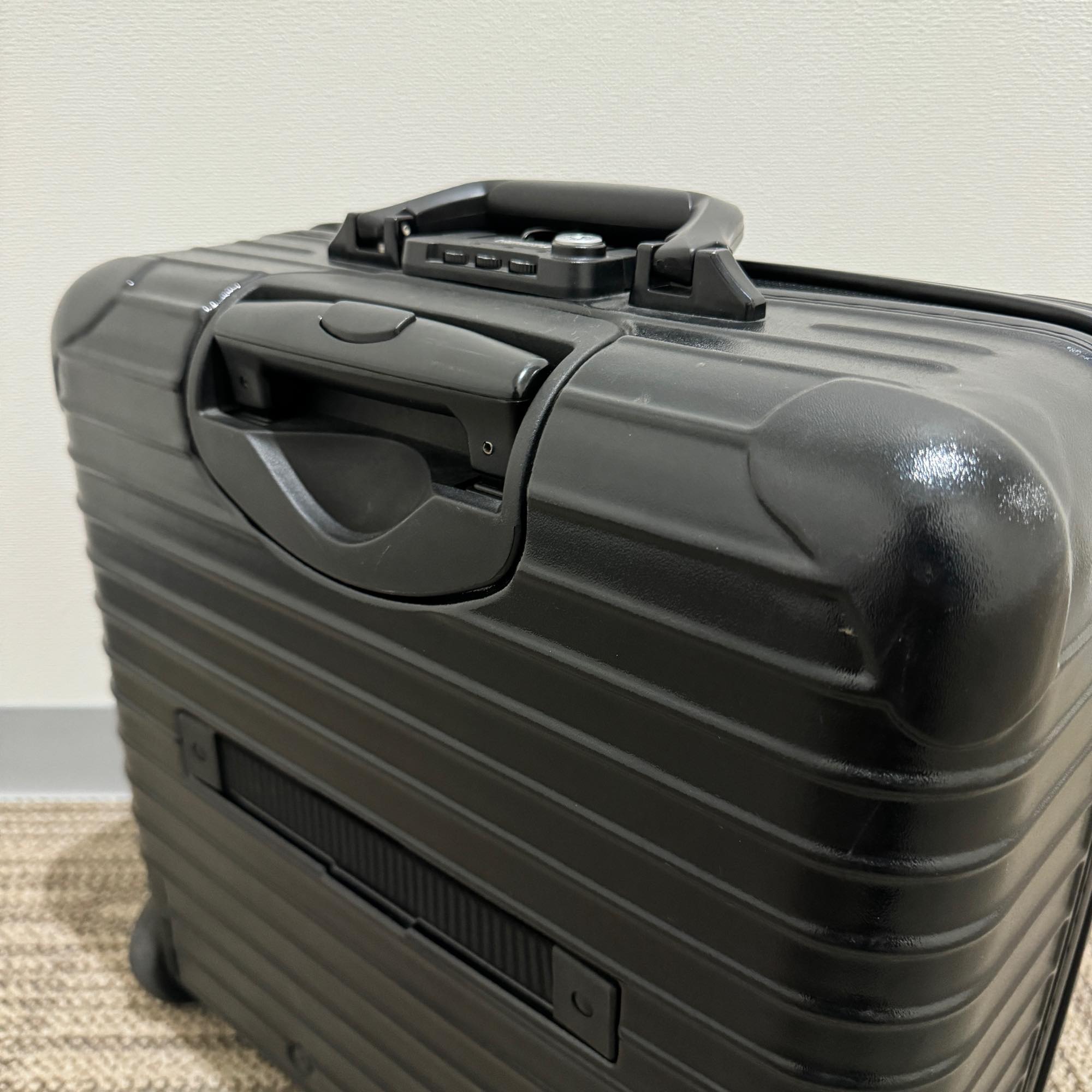 リモワ　サルサ　中古美品　851.40-2　23リットル　2輪