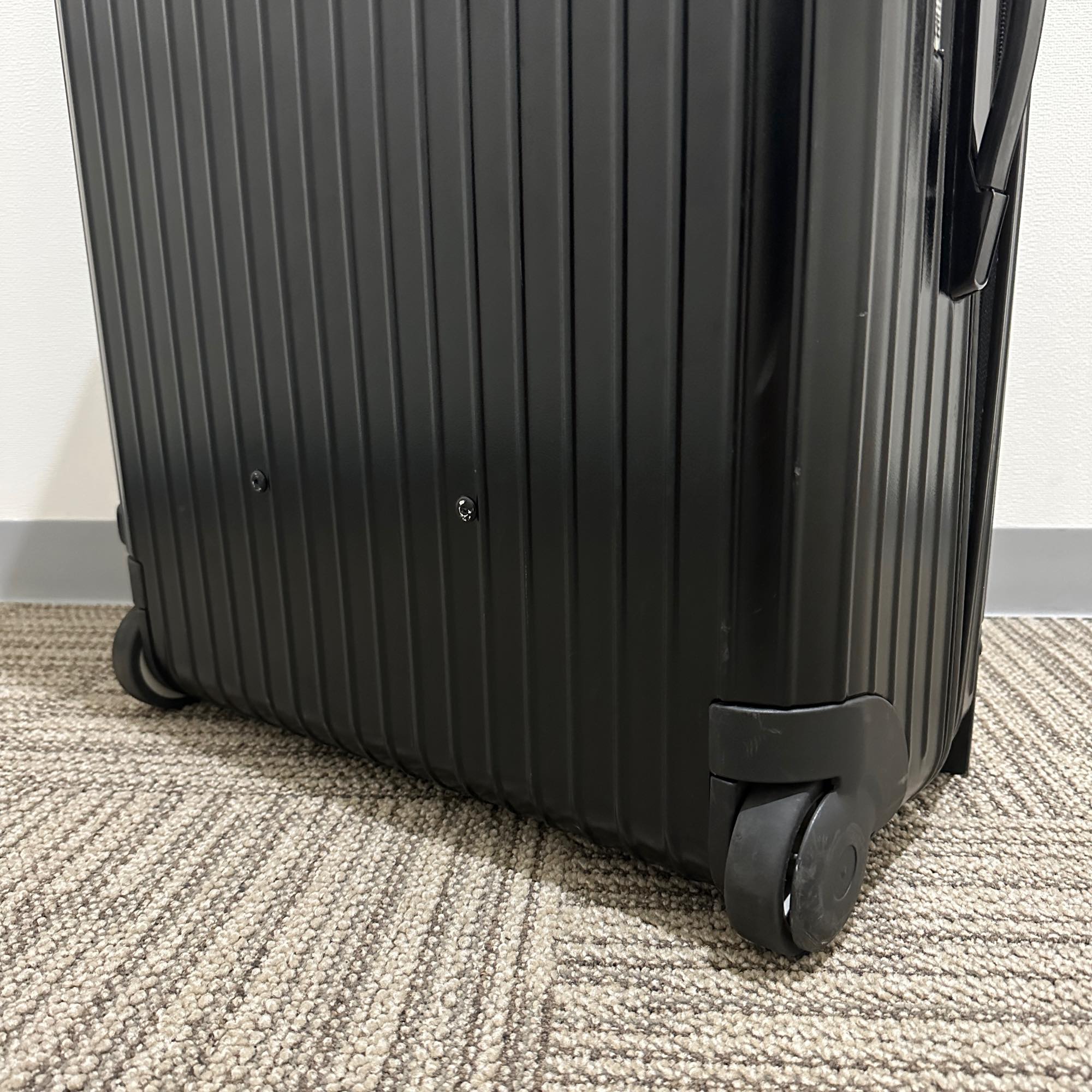 リモワ　サルサ　851.70-2　87リットル　中古商品　2輪