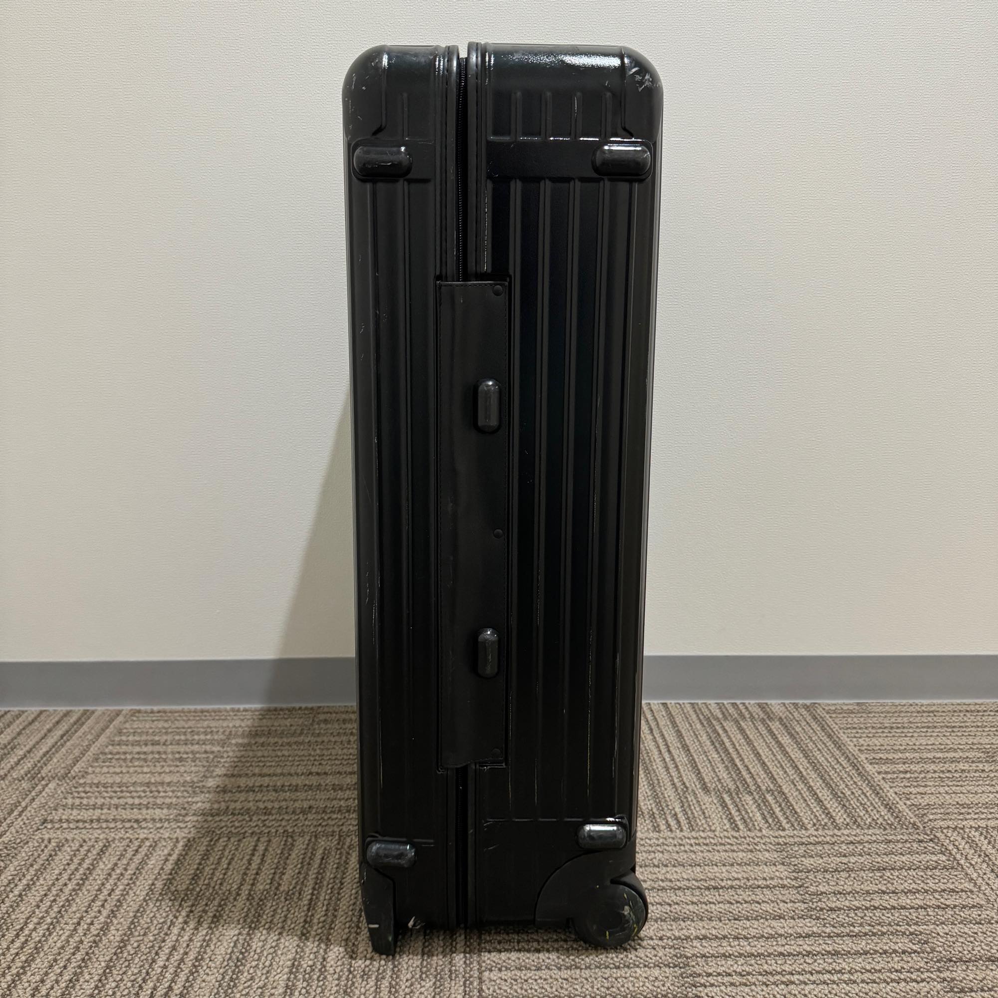 リモワ　サルサ　851.77-2　104リットル　中古商品　2輪