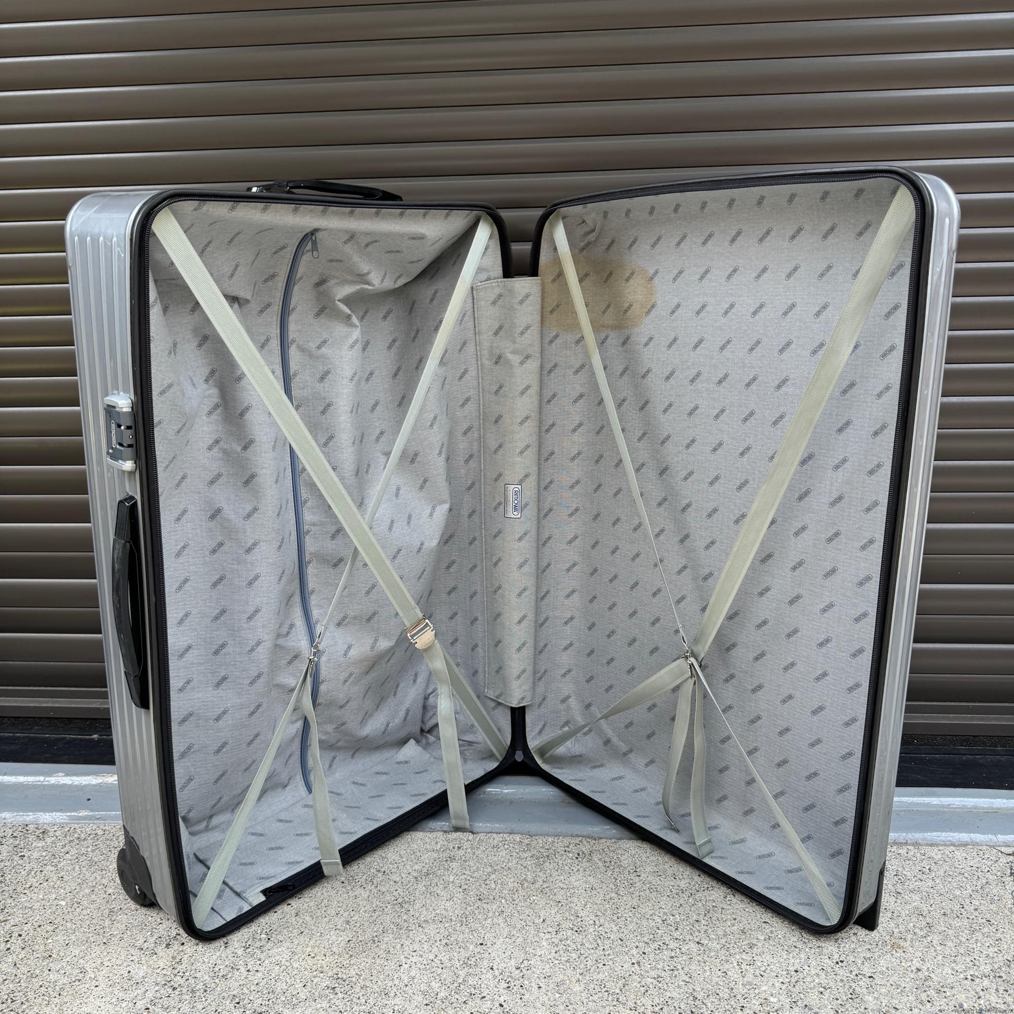 リモワ　サルサ　中古商品　856.77－2　104リットル　2輪