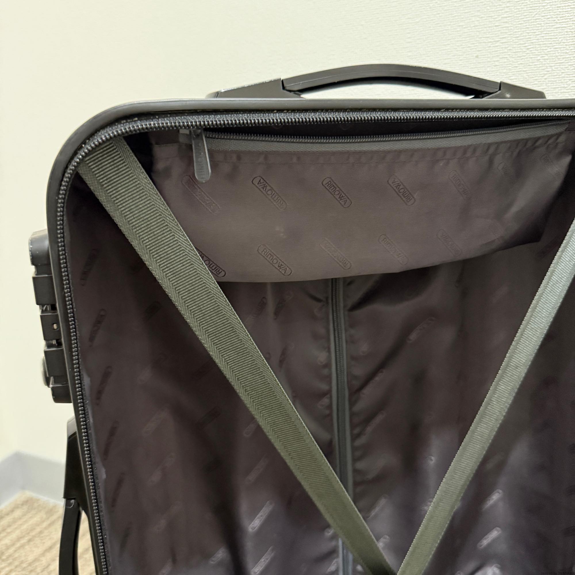 リモワ　ボレロ　中古美品　861.52-2　37リットル　2輪