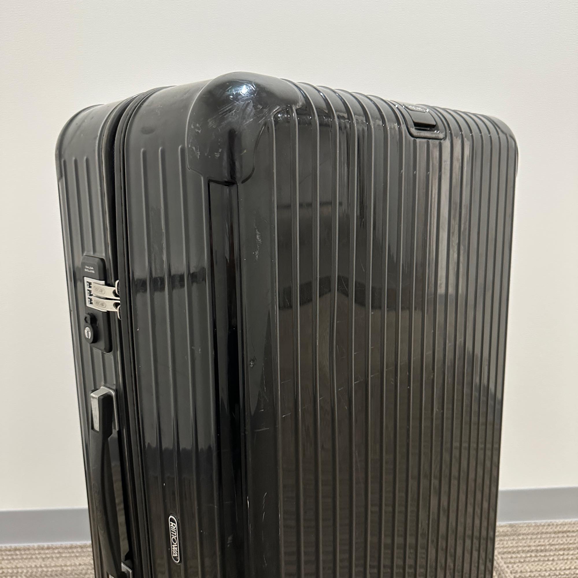 リモワ　サルサデラックス　870.73-2　中古商品　84リットル　4輪