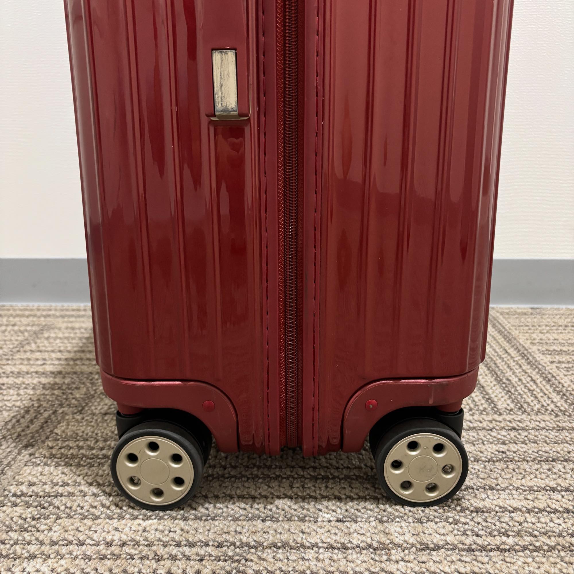 リモワ　エッセンシャル(サルサデラックス)　873.70-2 　中古商品　86リットル　4輪