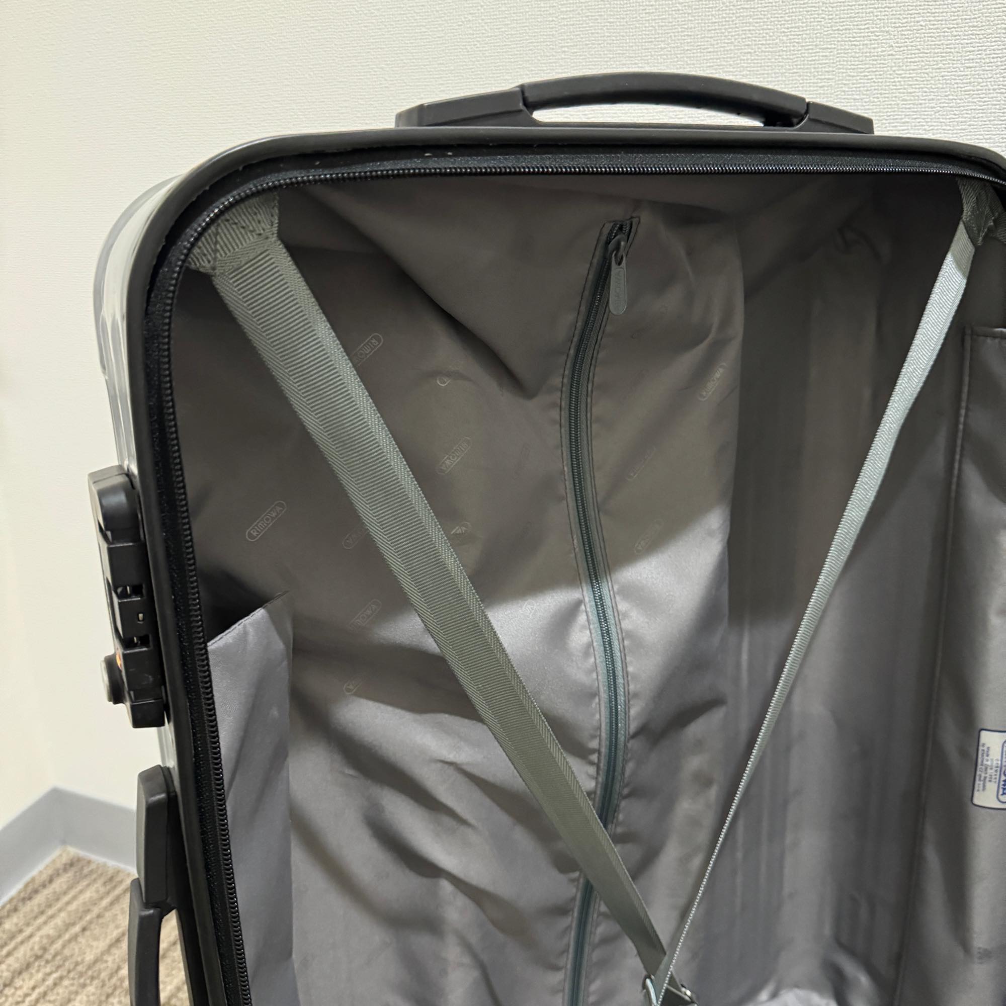 リモワ　サルサ　中古美品　876.63-2　63リットル　4輪