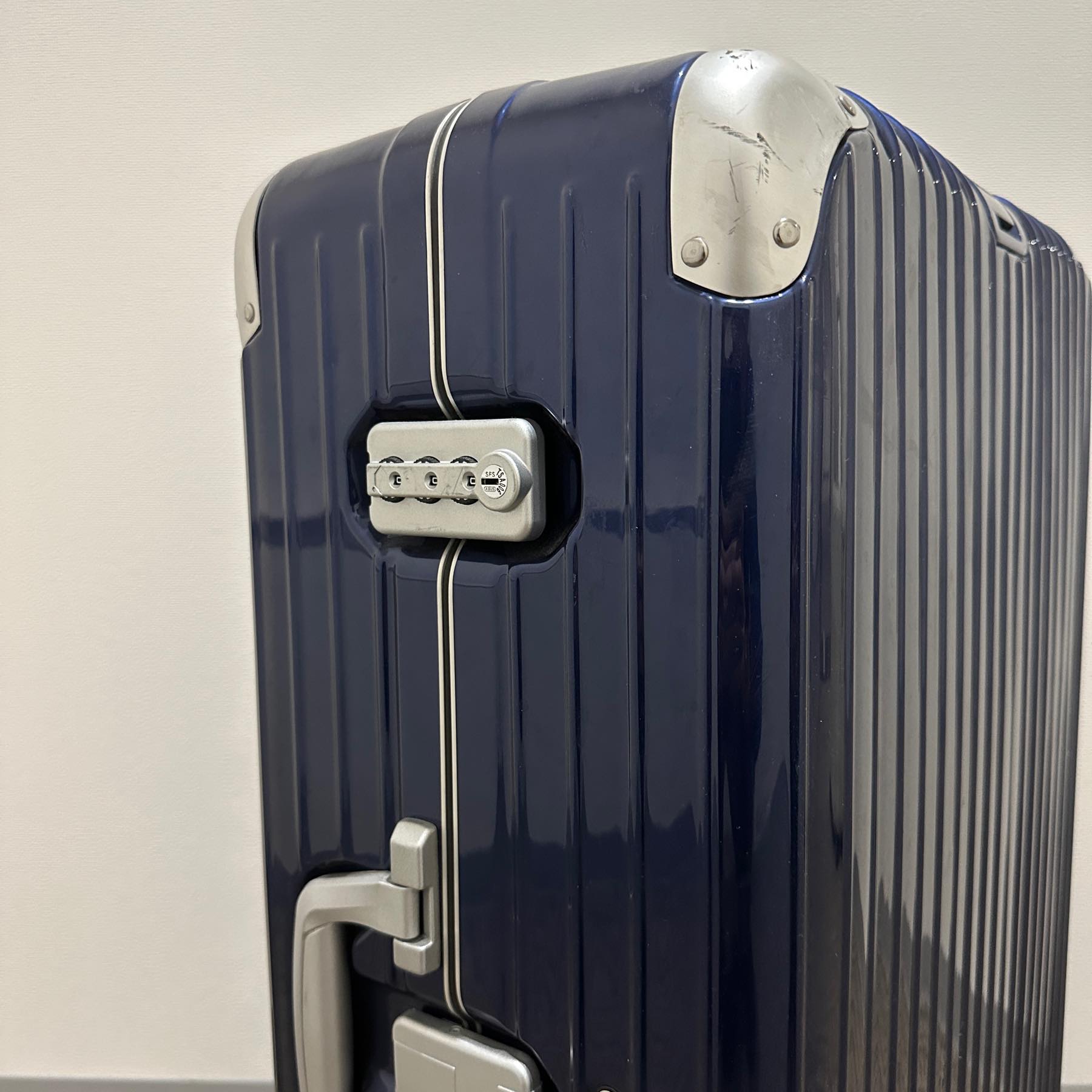 リモワ　リンボ　891.70-2　82L　中古美品　4輪