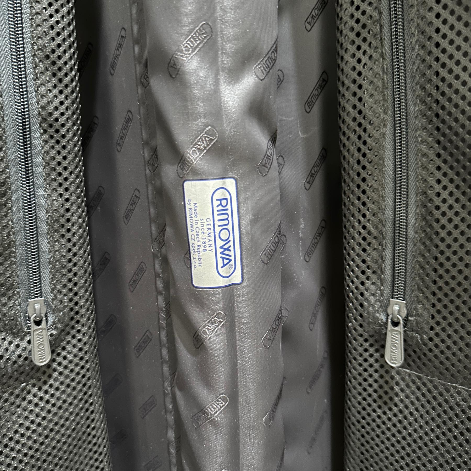 リモワ　リンボ　891.70-2　82L　中古美品　4輪